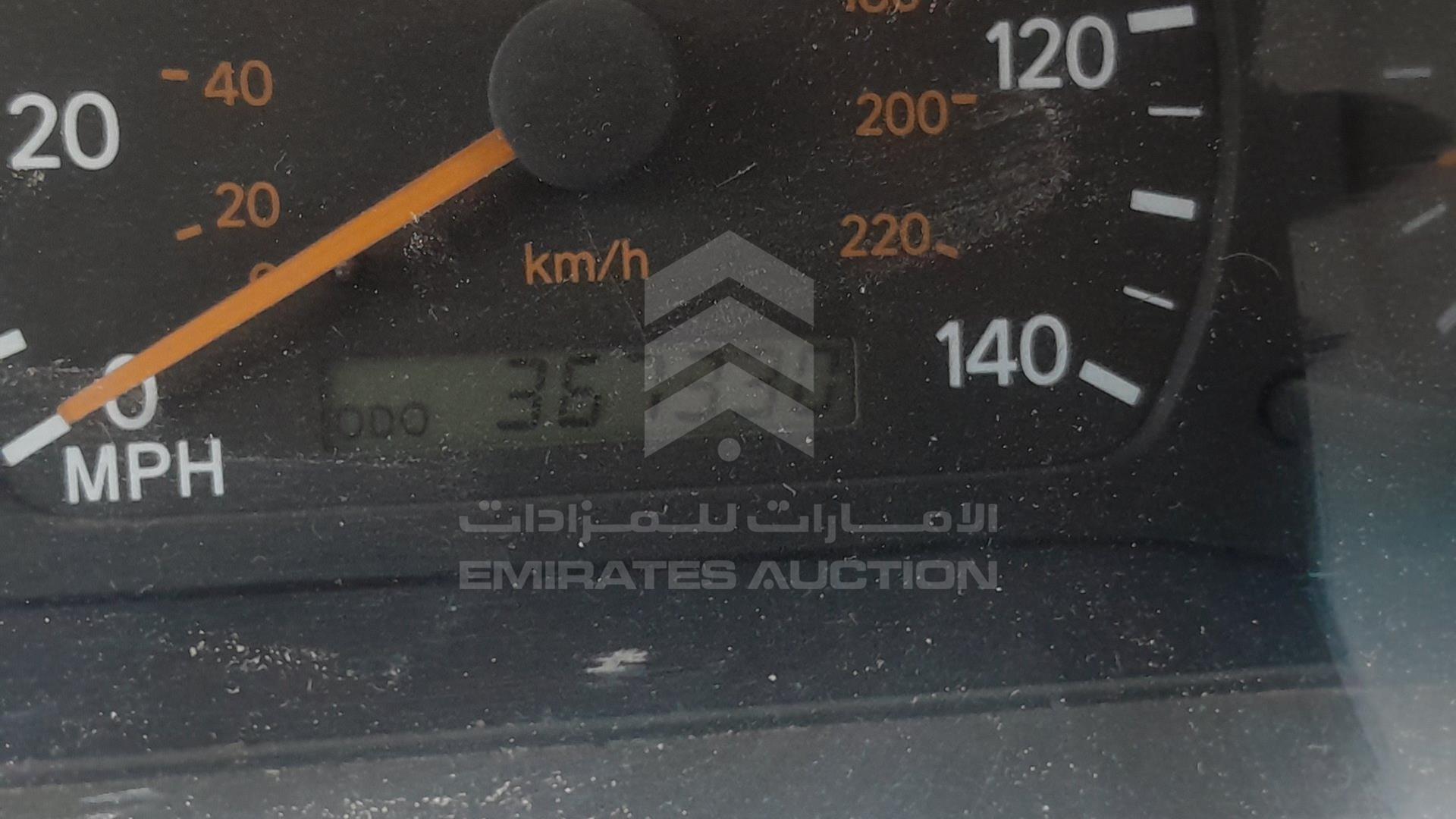 1998 TOYOTA AVALON VIN: 4T1BF18B6WU221800