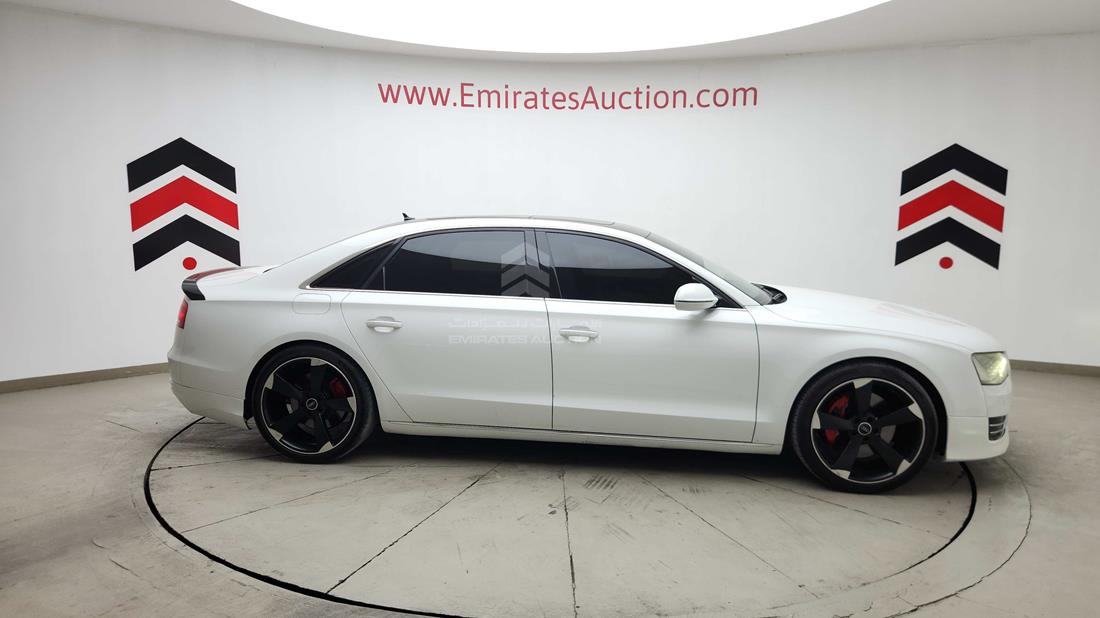 2011 Audi A8 — Right Full View — Photo 38