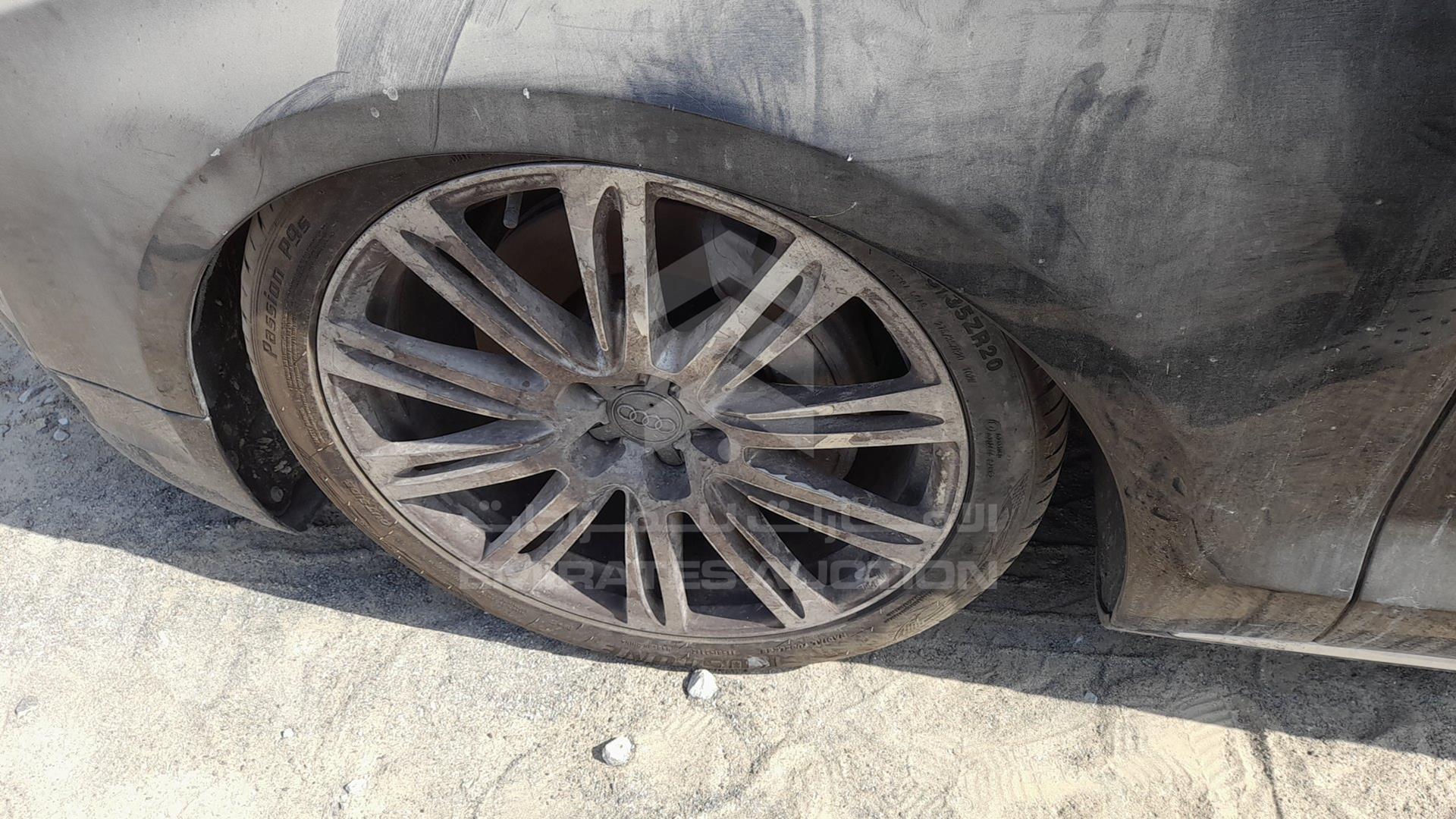 2015 AUDI A8 VIN: WAUYGBFD4FN012116