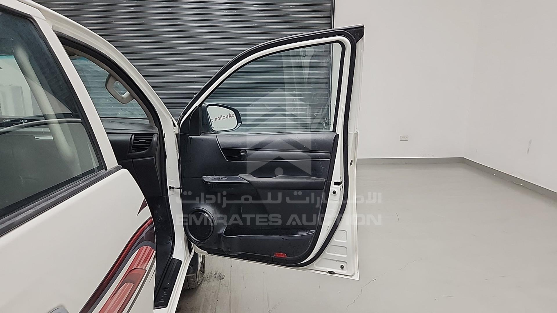 2023 TOYOTA HILUX VIN: MR0DB9CD9P5161721