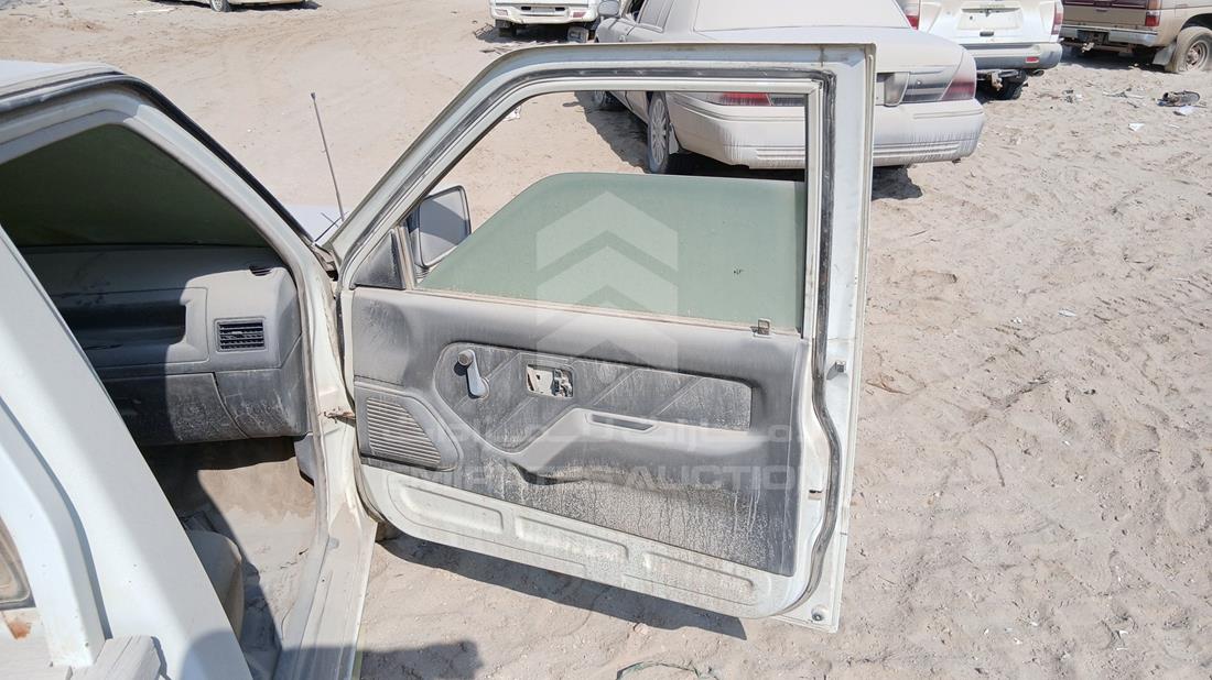 2000 Isuzu KB — Front Right Door — Photo 22