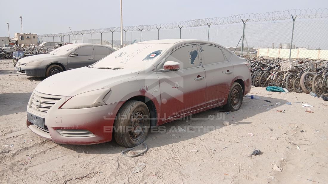 نيسان سينترا 2014 — الزاوية الأمامية اليسرى — صورة 5