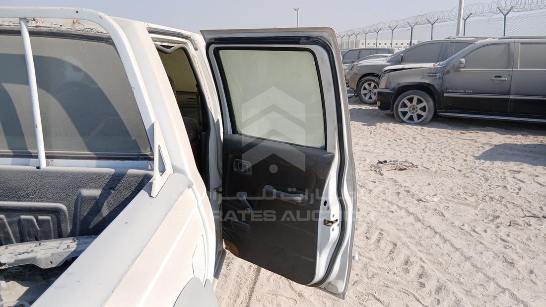 نيسان 2400 2007 — الباب الخلفي الأيمن — صورة 21