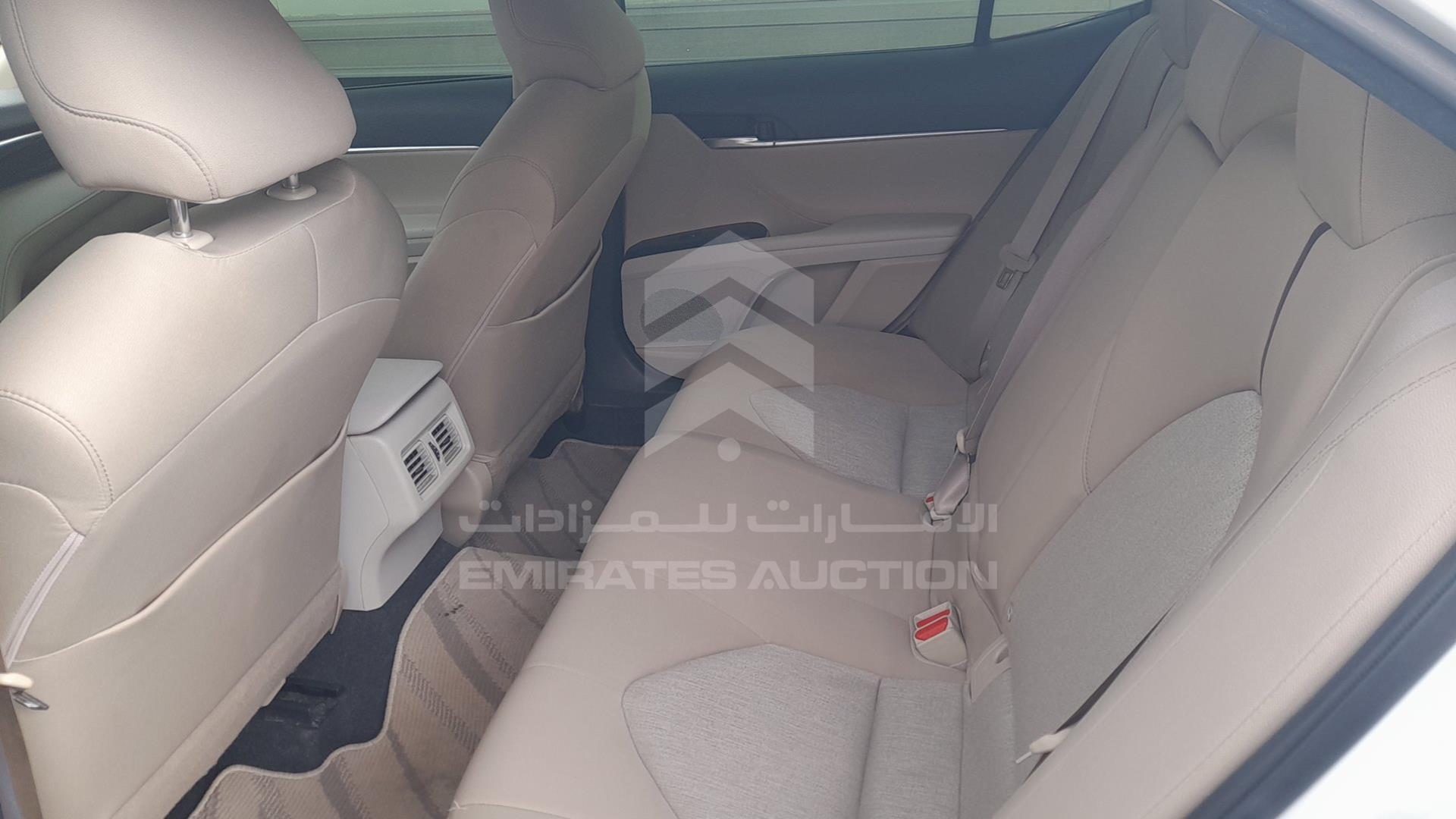 2018 TOYOTA CAMRY VIN: JTNBF9HK4J3014819