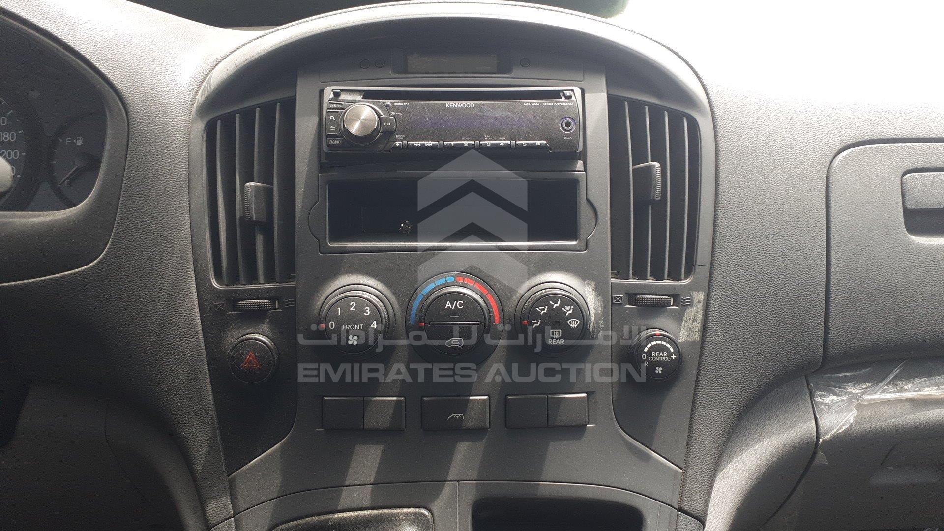 KMJWA37R0CU440854 - 2012 Hyundai H1 - #357798