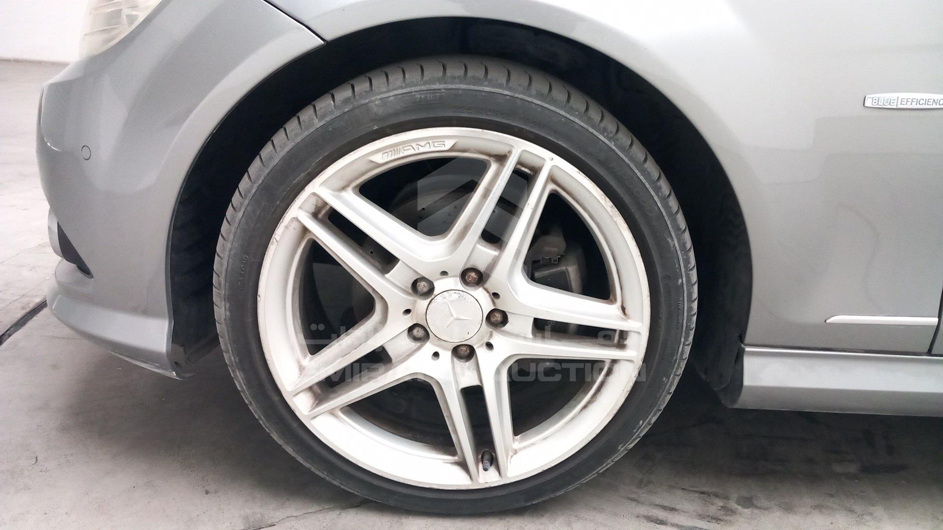 2011 MERCEDES C200 VIN: WDDGF4JB0BF586306