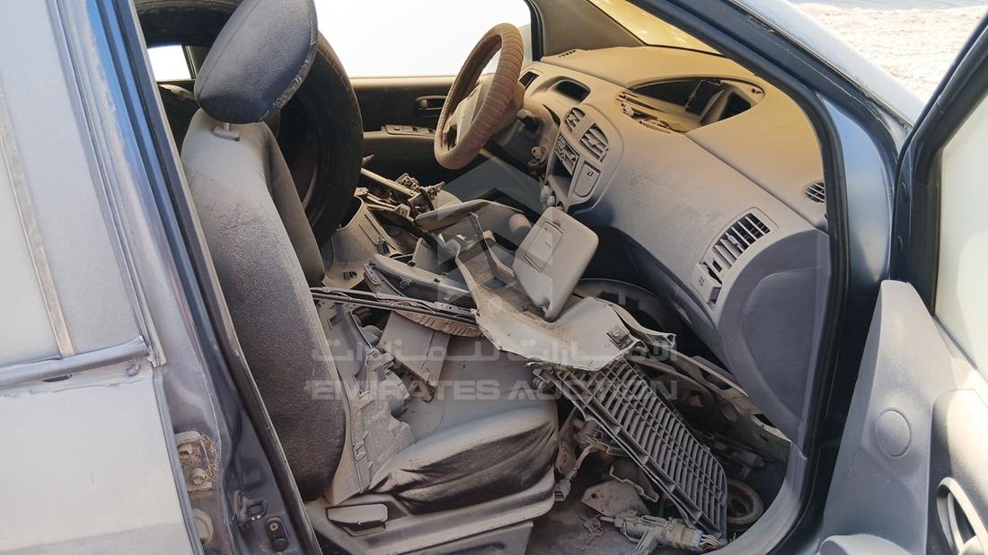 2004 Hyundai Matrix — Front Right Passenger Seat View — Photo 22