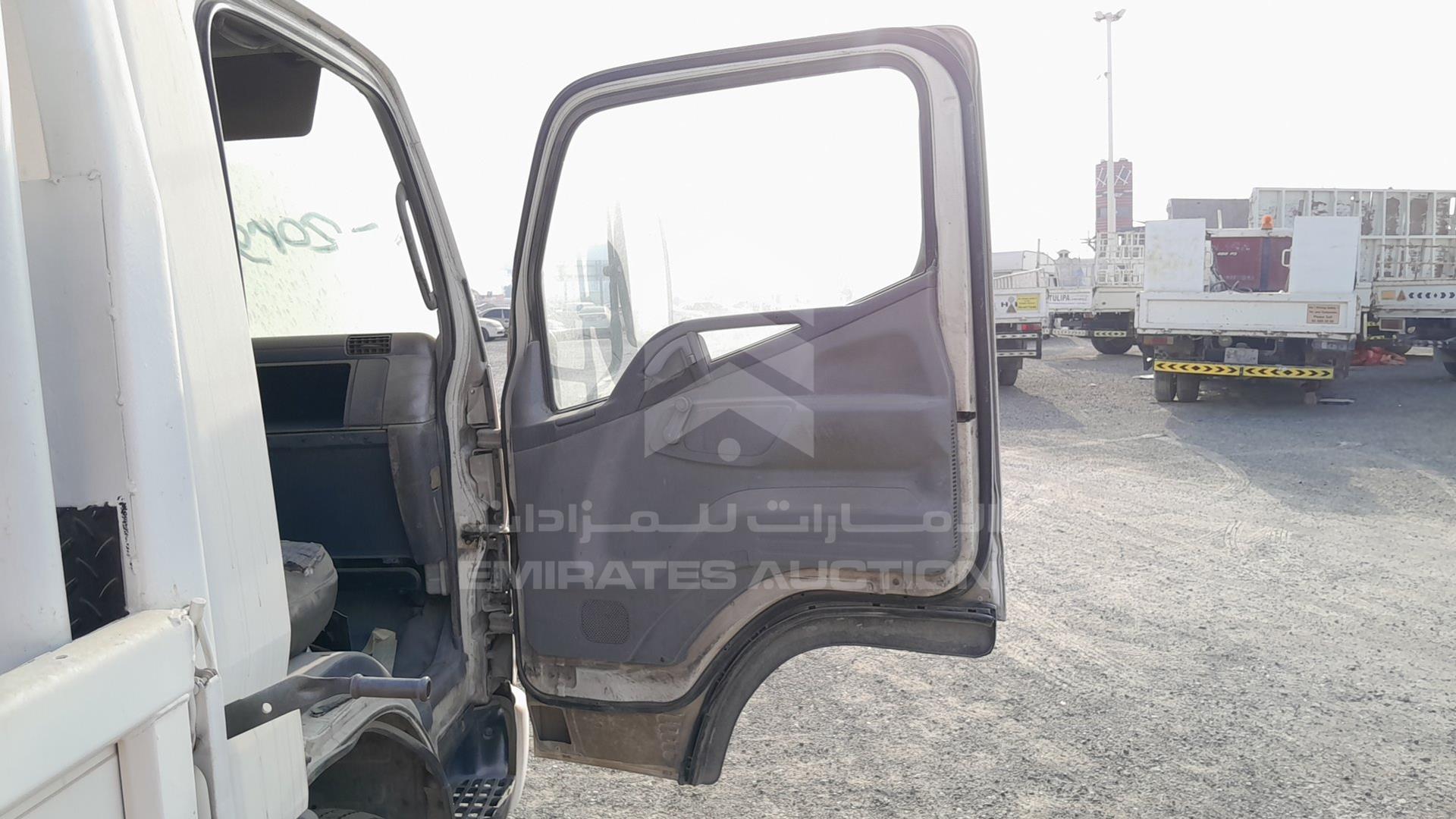 2005 MITSUBISHI CANTER VIN: JL7BCE1J15K005372