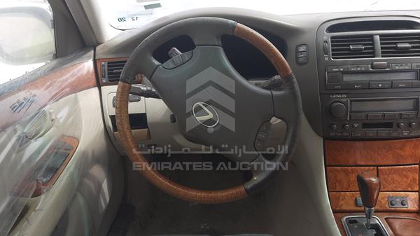 Lexus LS 430 2001 JTHBN30FX10033264 Image 4