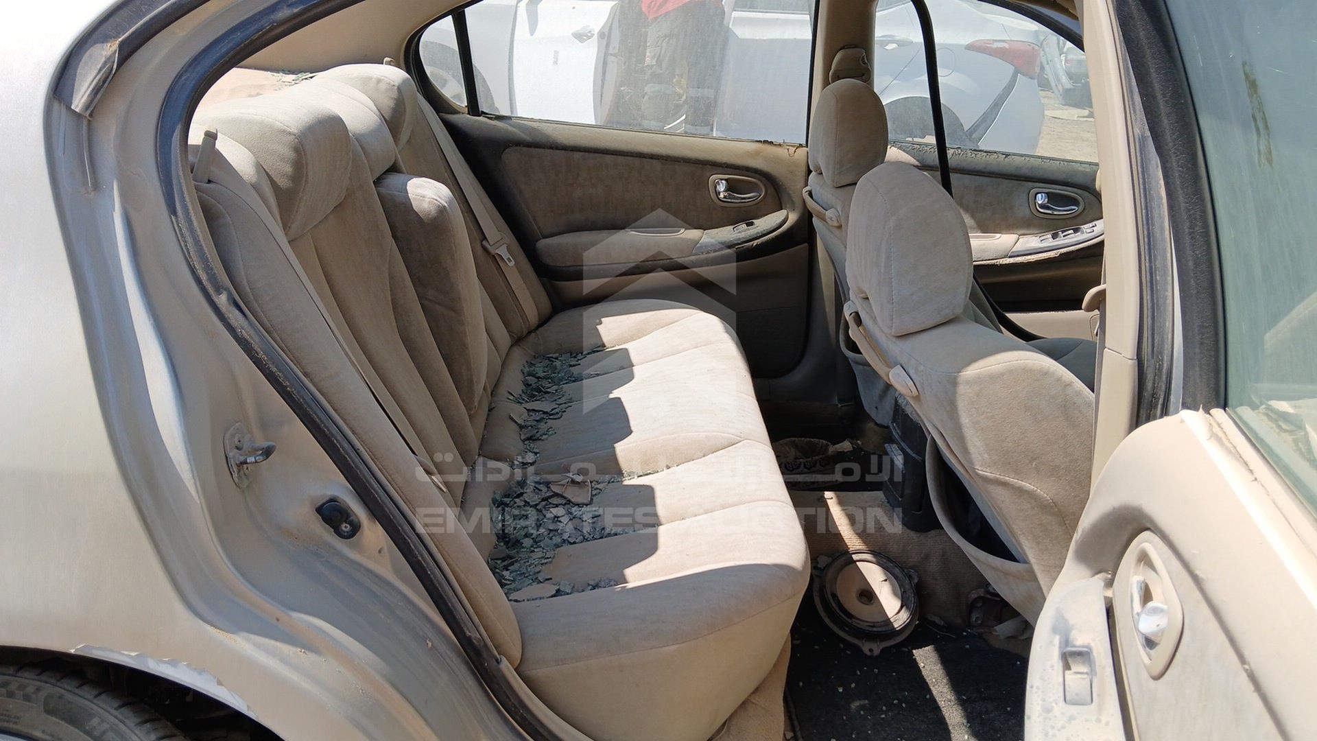 2000 NISSAN MAXIMA VIN: JN1CA31S41T561400