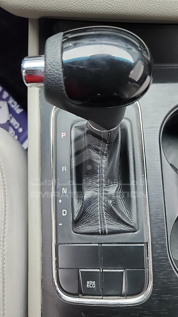 2016 KIA SEDONA VIN: KNDMA5C18G6118093