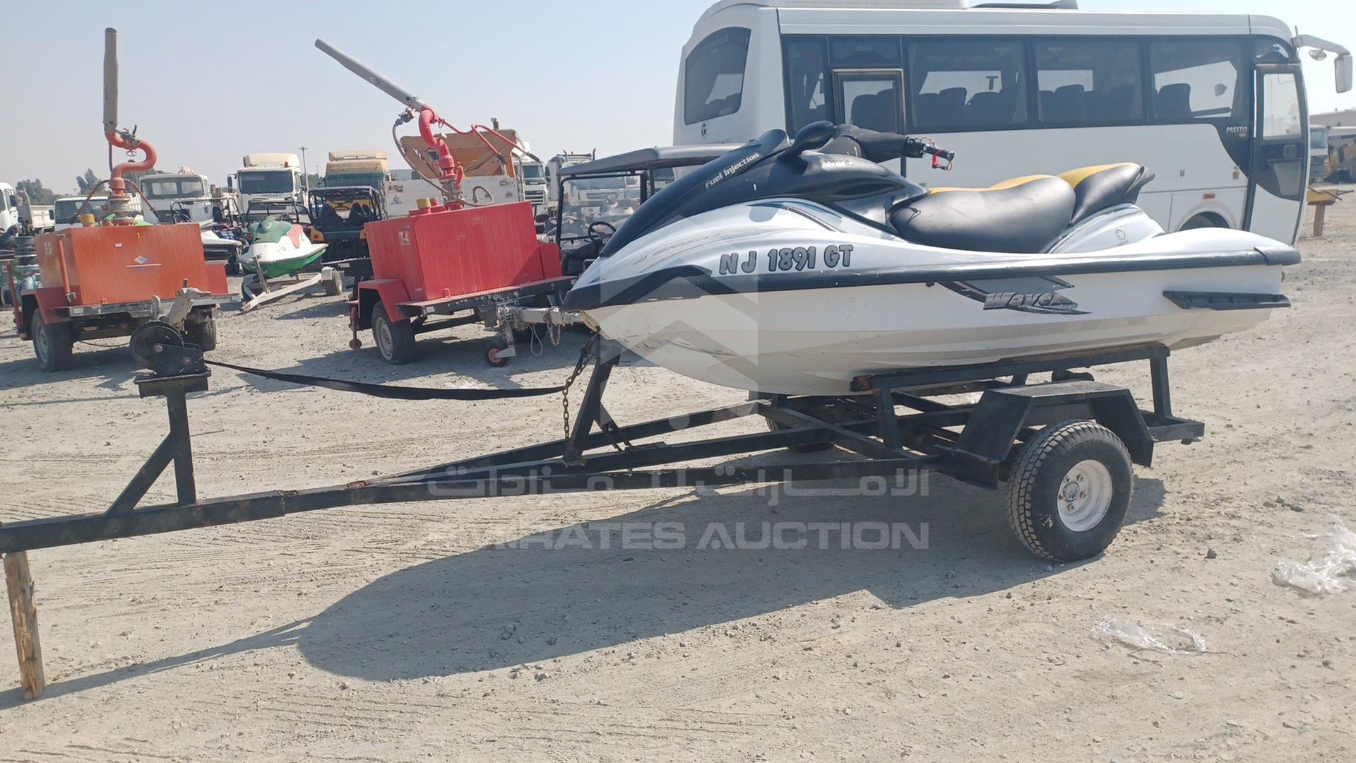 0 JET SKI + TROLLEY YAMAHA VIN: USYAMA2461C303