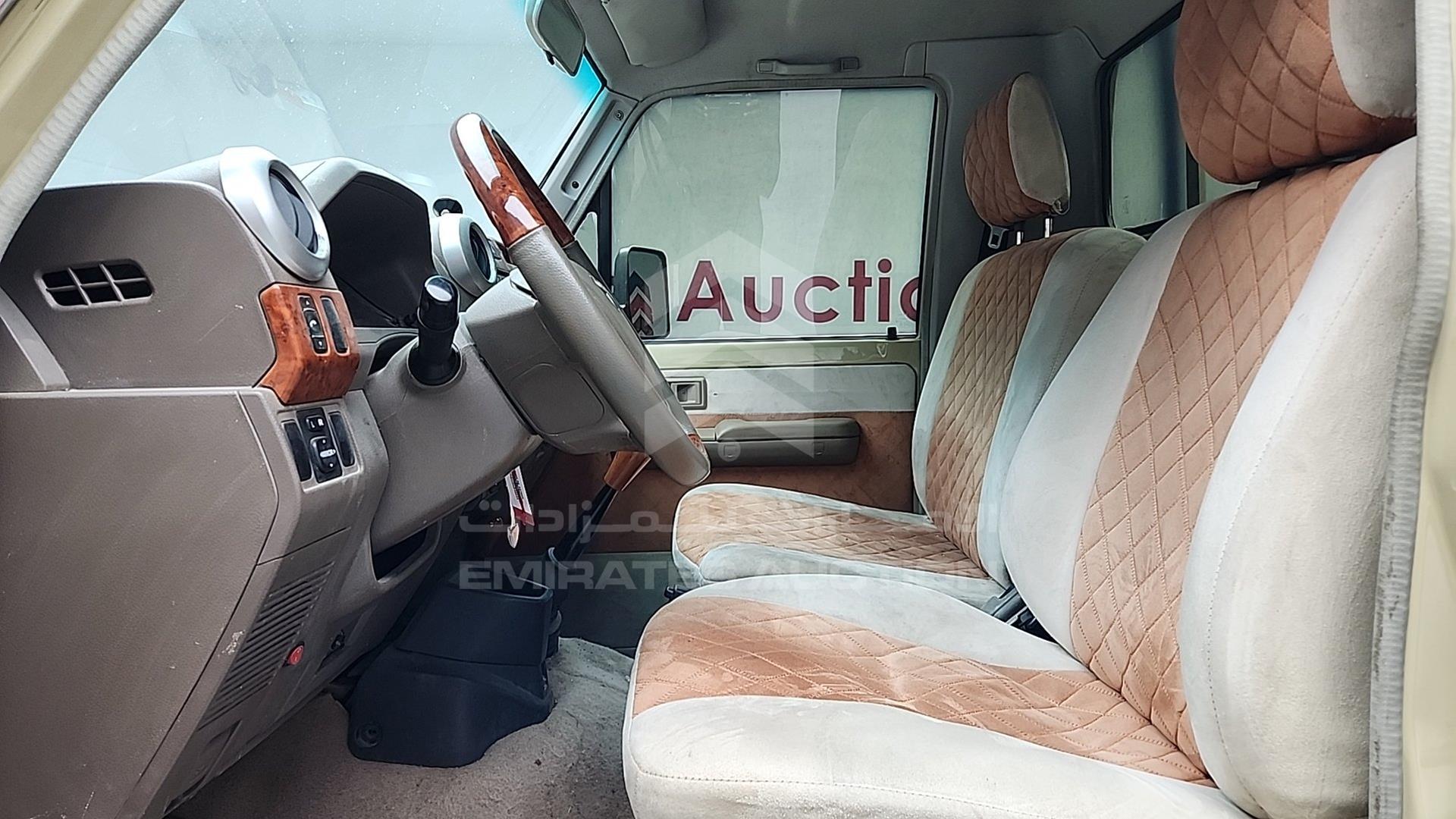 2013 TOYOTA LAND CRUISER VIN: JTFLU73J1D4546021