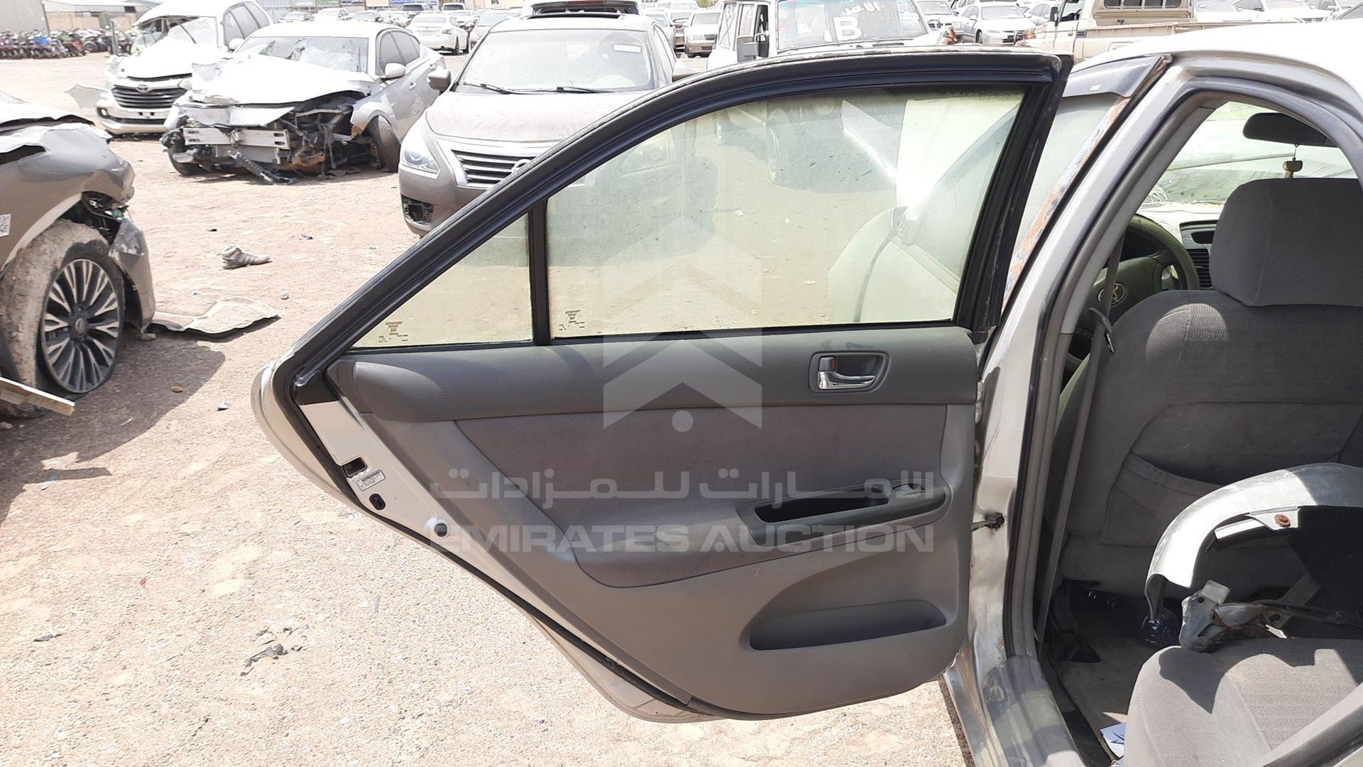 2005 TOYOTA CAMRY VIN: 4T1BE30KX5U501664