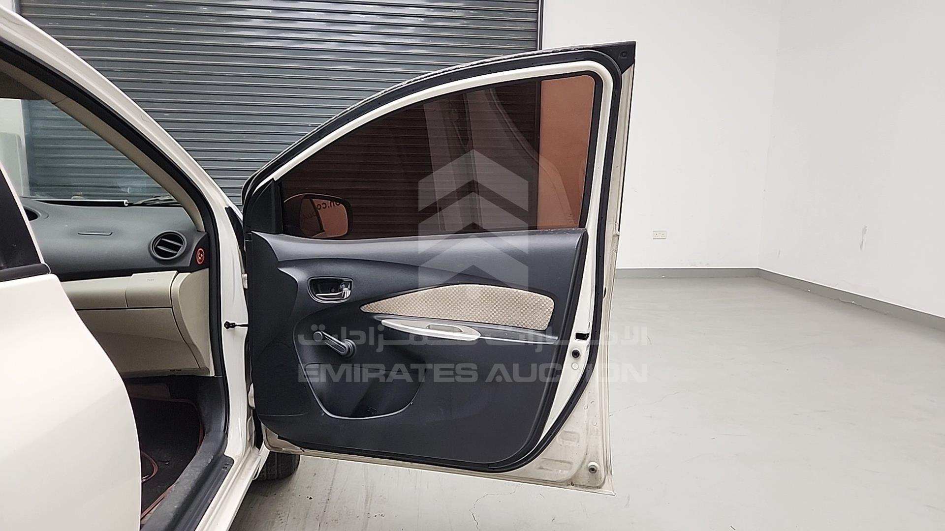 2006 TOYOTA YARIS VIN: JTDBW933261002594