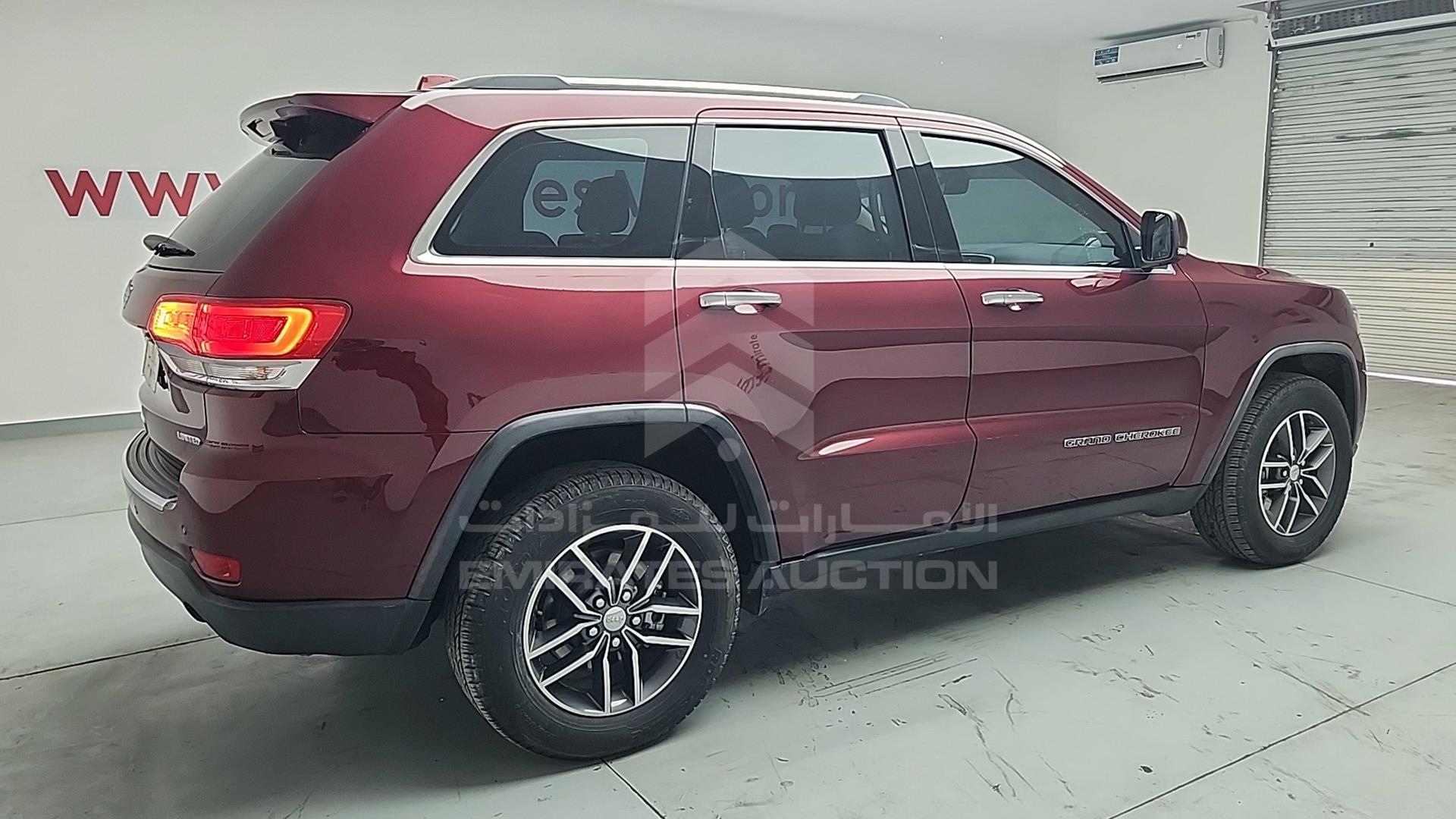 2018 JEEP GRAND CHEROKEE VIN: 1C4RJFBG3JC238071