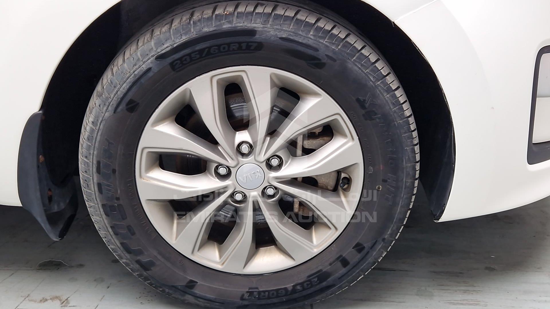 2019 KIA CARNIVAL VIN: KNAMB8121K6545261