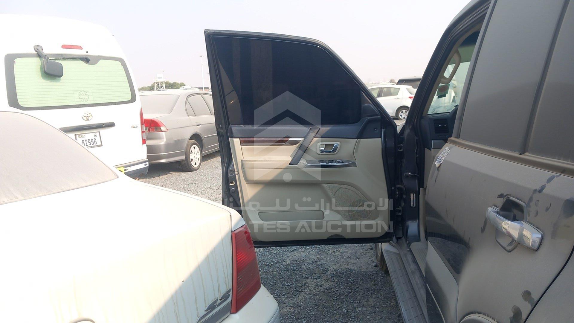2013 MITSUBISHI PAJERO VIN: JMYLRV95WDJ701089