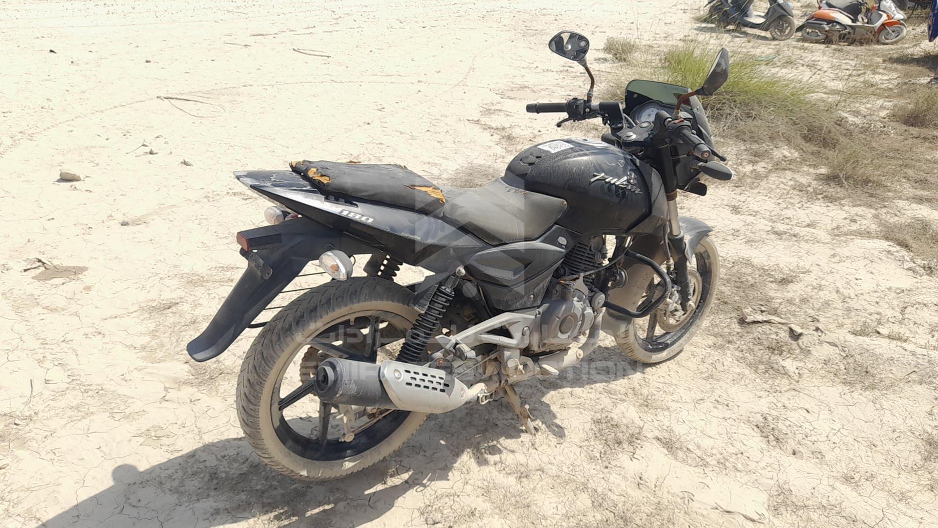 2014 BAJAJ 180 CC VIN: MD2A12DZ1ECK57707