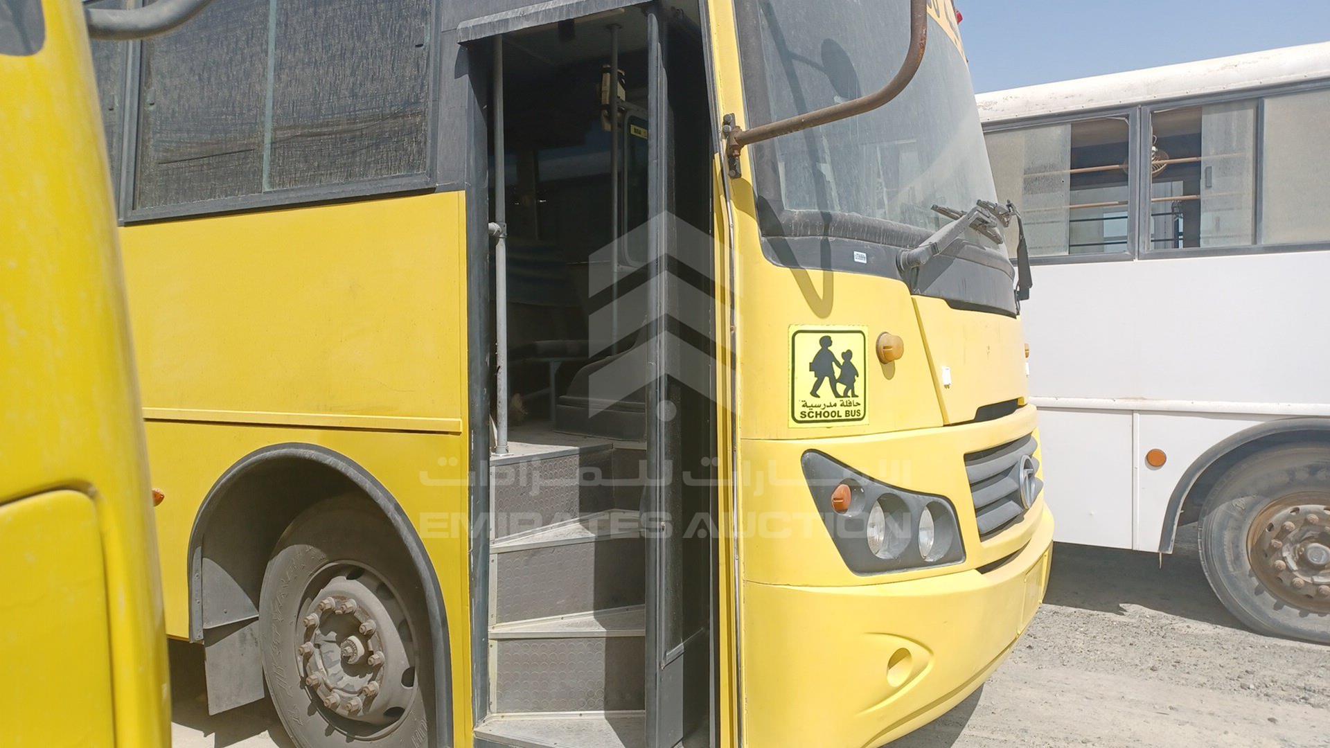 2014 TATA LPO1618 VIN: MAT449253E0L01103