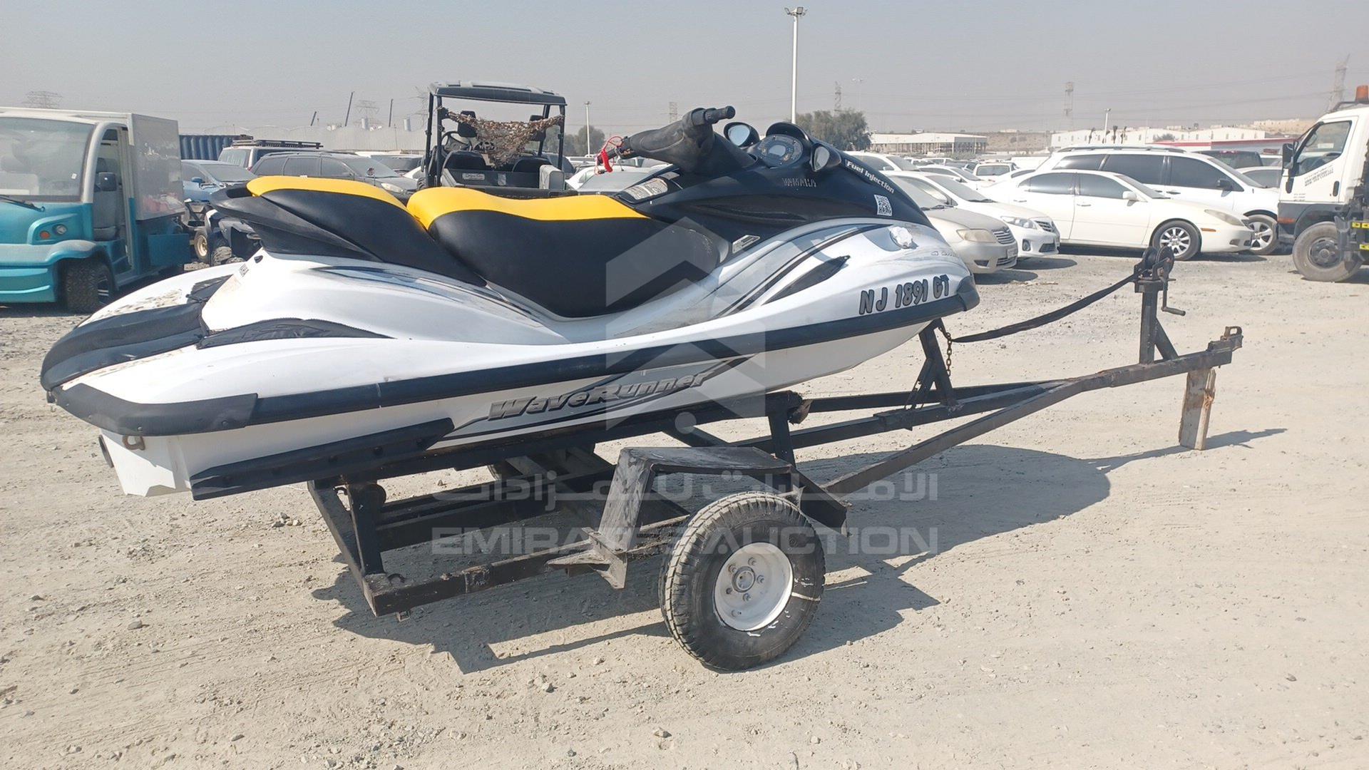0 JET SKI + TROLLEY YAMAHA VIN: USYAMA2461C303