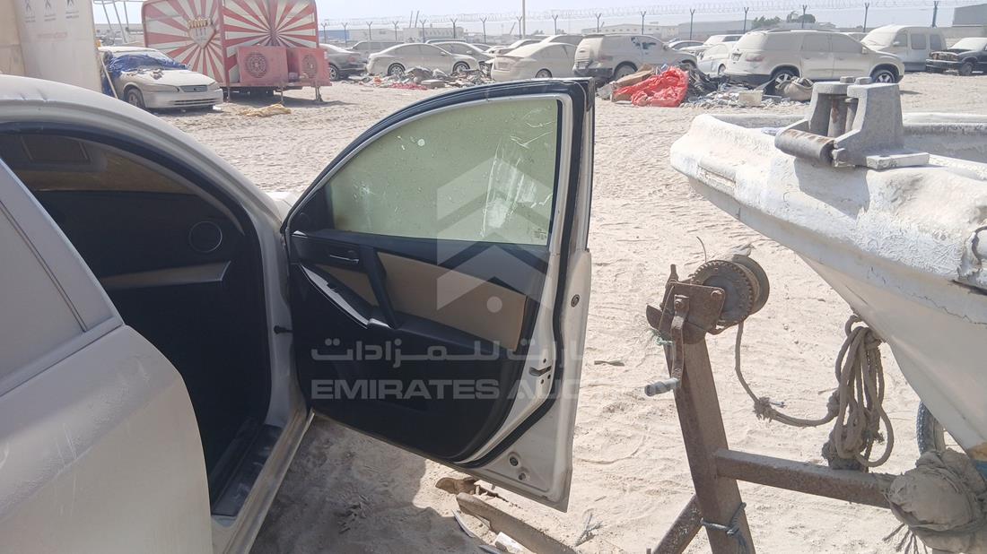 مازدا 3 2013 — الباب الأمامي الأيمن — صورة 24