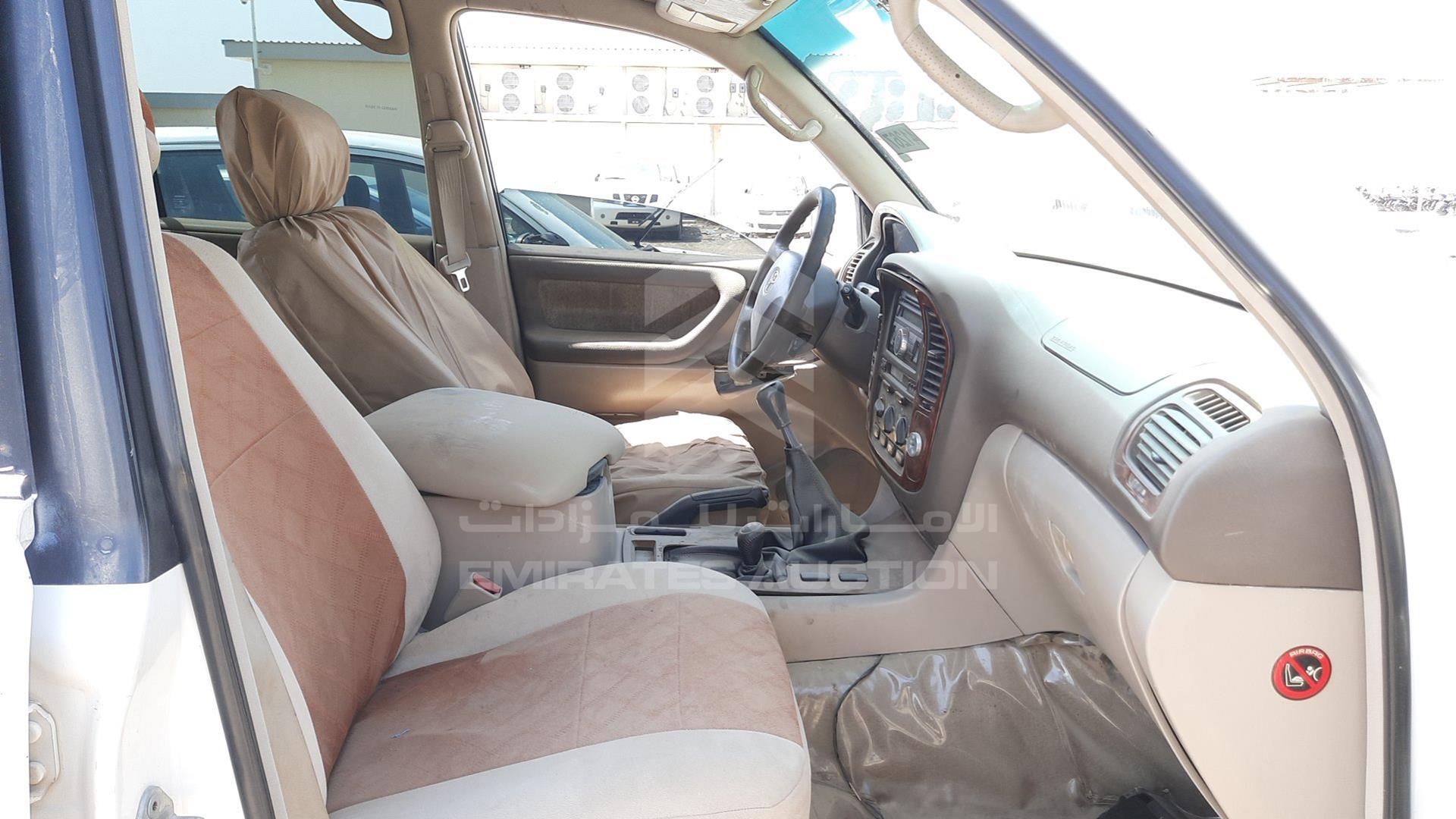 2002 TOYOTA LAND CRUISER VIN: JTEHT05J922027437