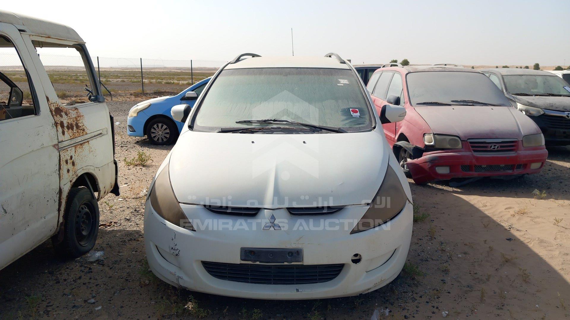 2005 MITSUBISHI GRANDIS VIN: JMYLRNA4W5Z703642
