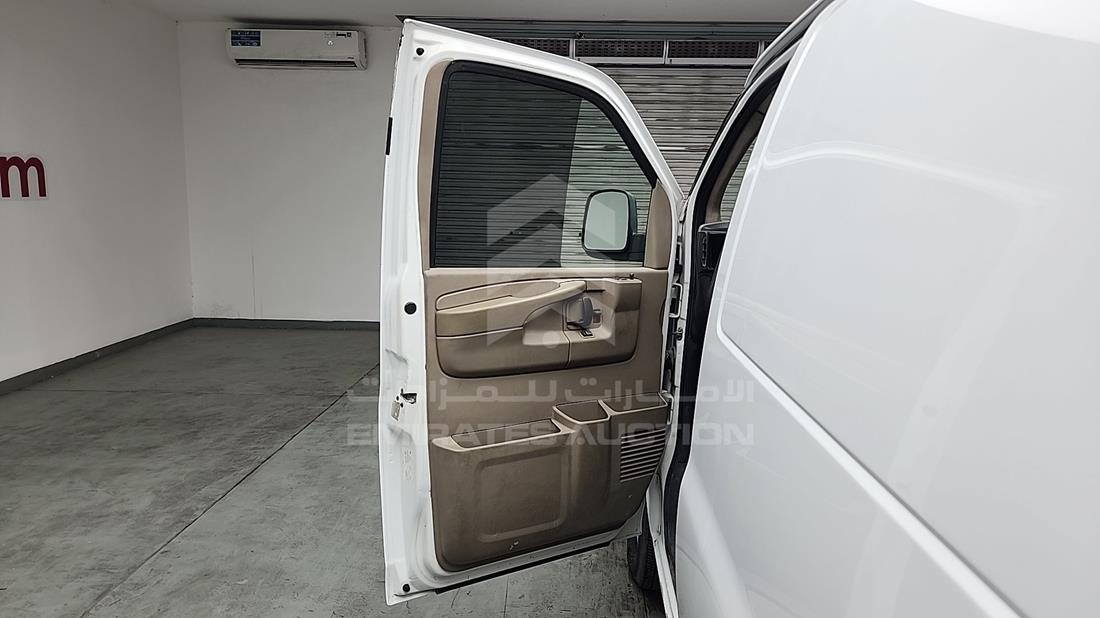 2006 GMC 2500 — Front Left Door — Photo 10