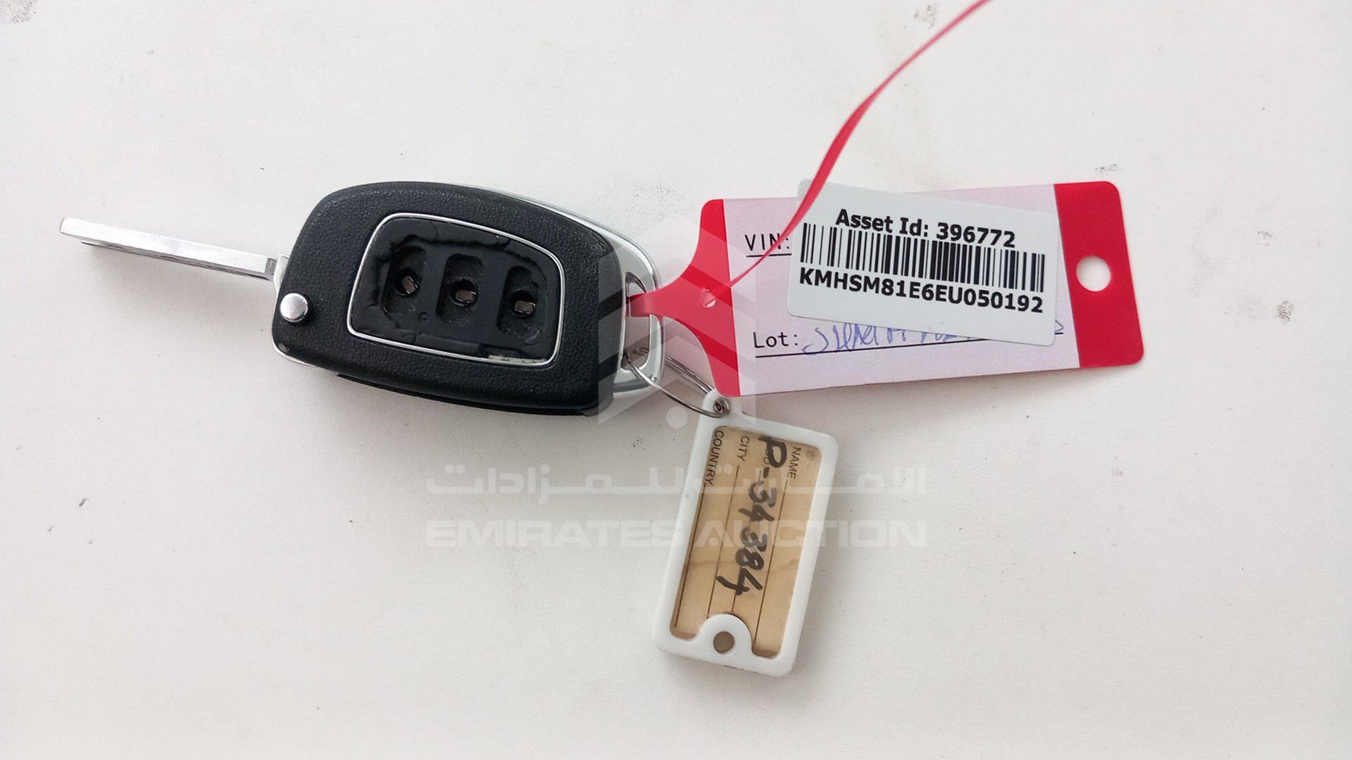 2014 HYUNDAI SANTA FE VIN: KMHSM81E6EU050192