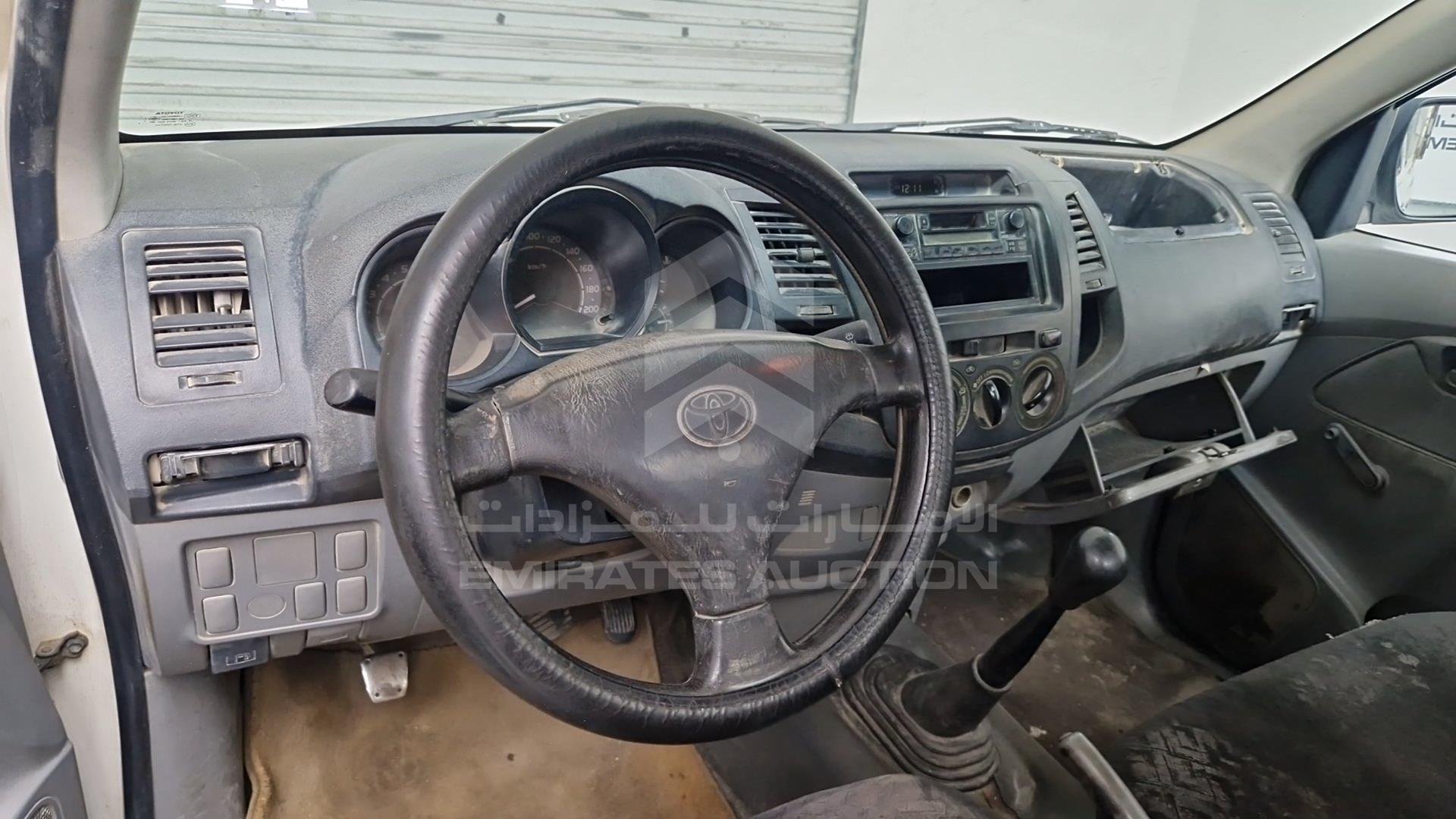 2007 TOYOTA HILUX VIN: MR0CX12GX70017604