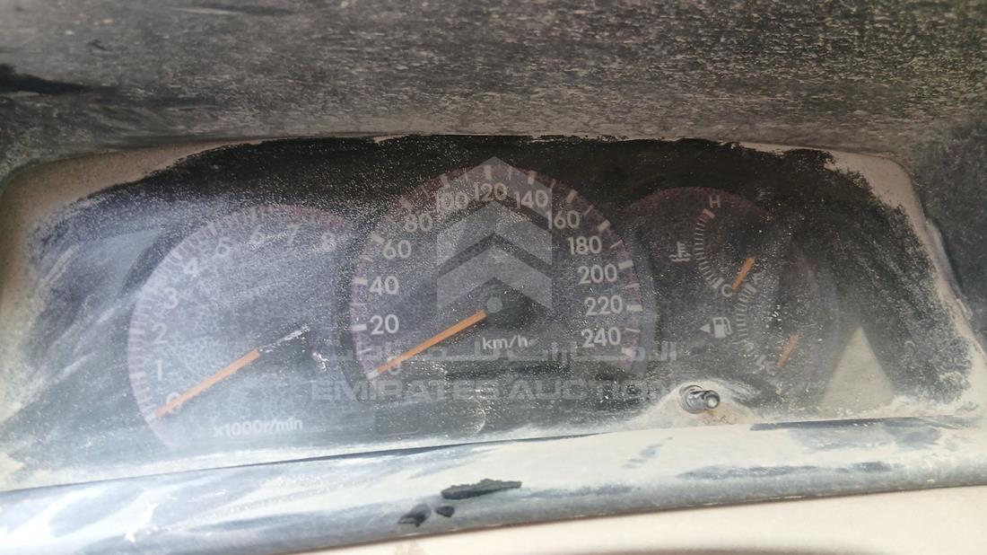 2005 Toyota Corolla - Scrap without document — Speedometer & RPM Gauges — Photo 16