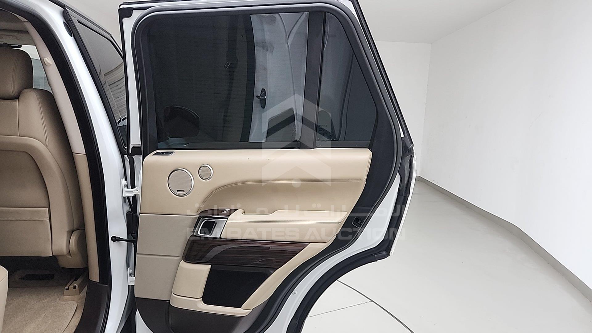 2014 RANGE ROVER VOGUE VIN: SALGA2DF1EA174711