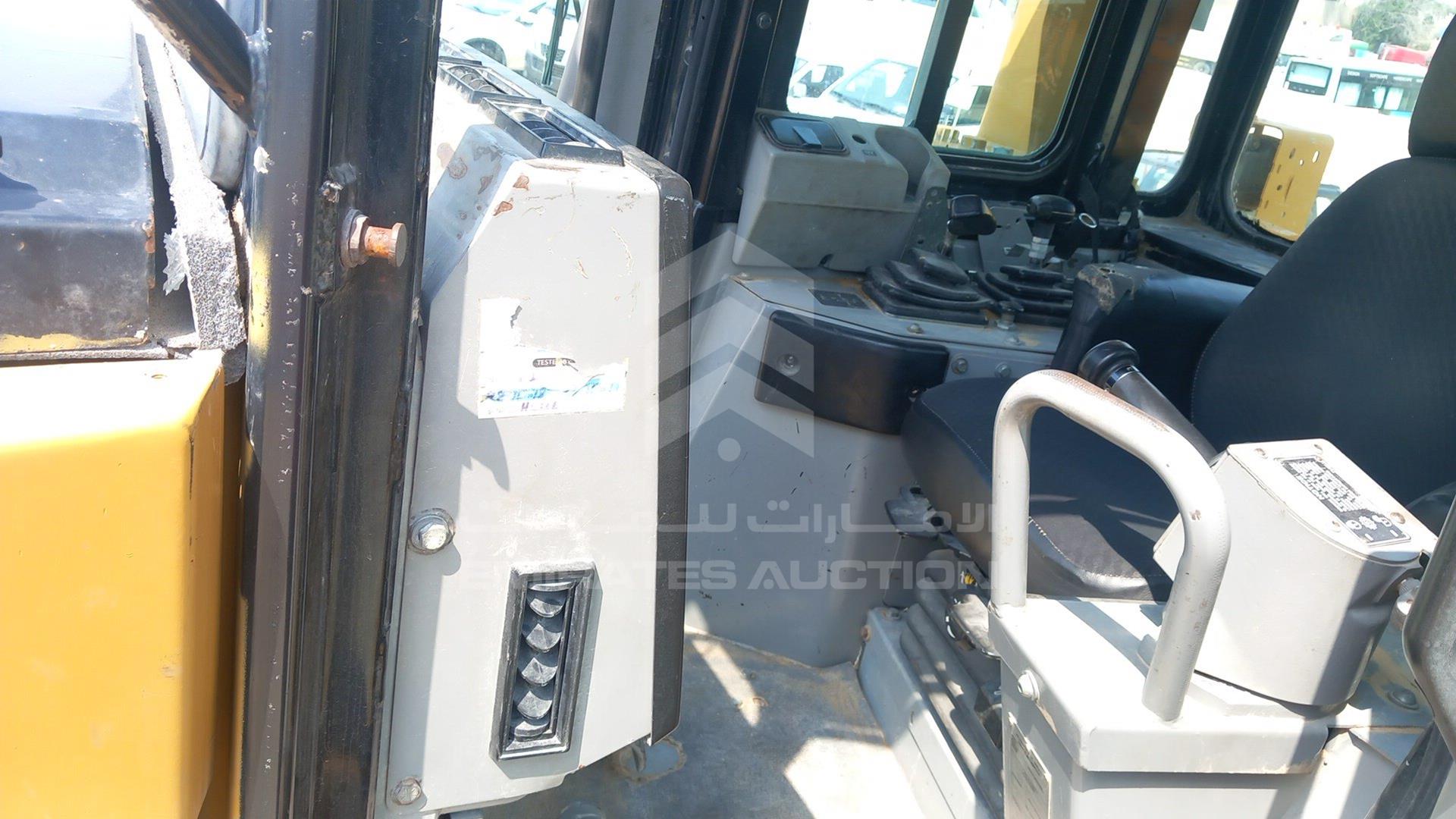2014 CATERPILLAR D8R VIN: CAT00D8RE9EM08826