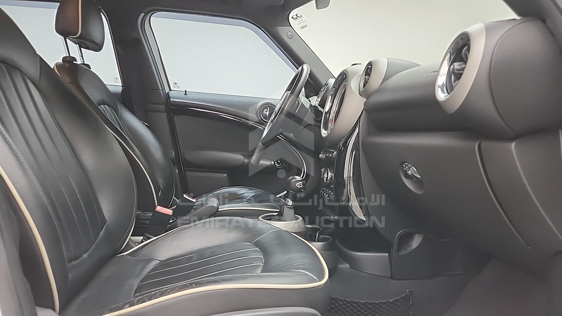 2013 MINI COOPER S VIN: WMWZC5100DWM83340