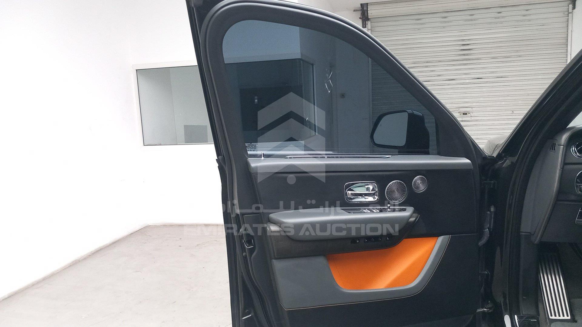 2019 ROLLS-ROYCE CULLINAN VIN: SCA689X06KU109627