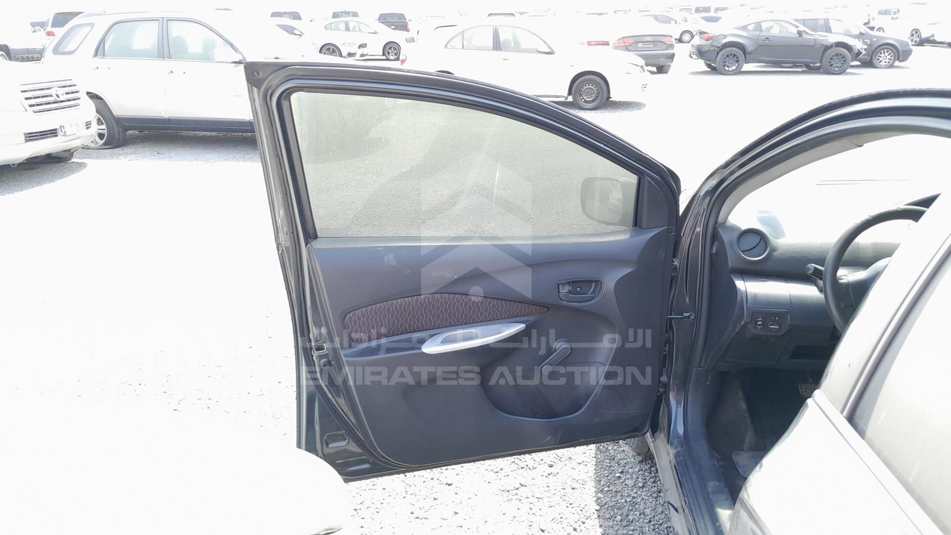 2009 TOYOTA YARIS VIN: JTDBW923194031752