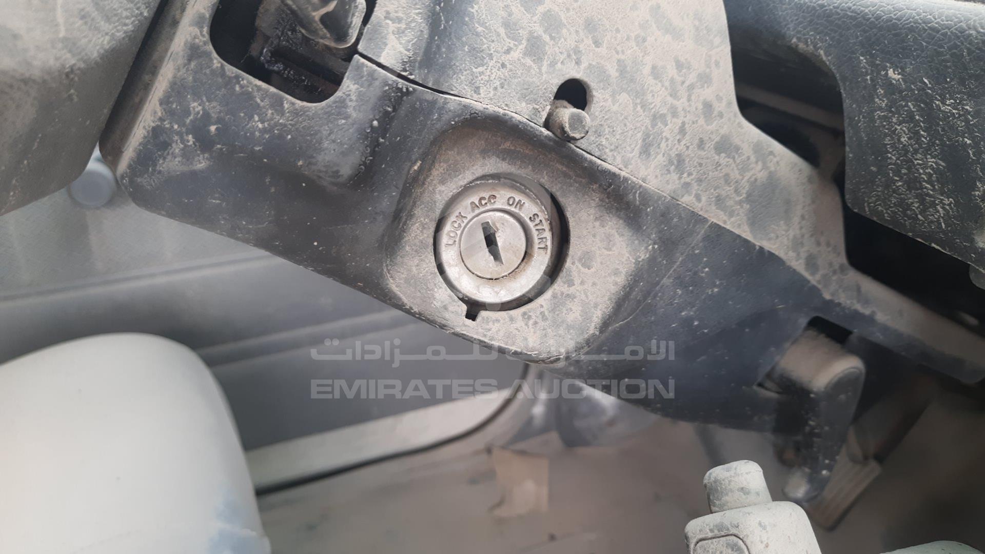2001 MITSUBISHI L 200 VIN: JMYJNK1201P700268