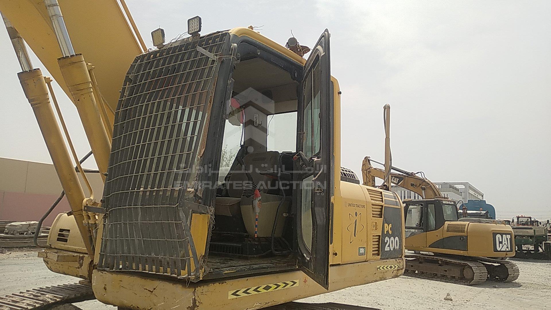 2013 KOMATSU EXCAVATOR VIN: KMTPC244P87C10549