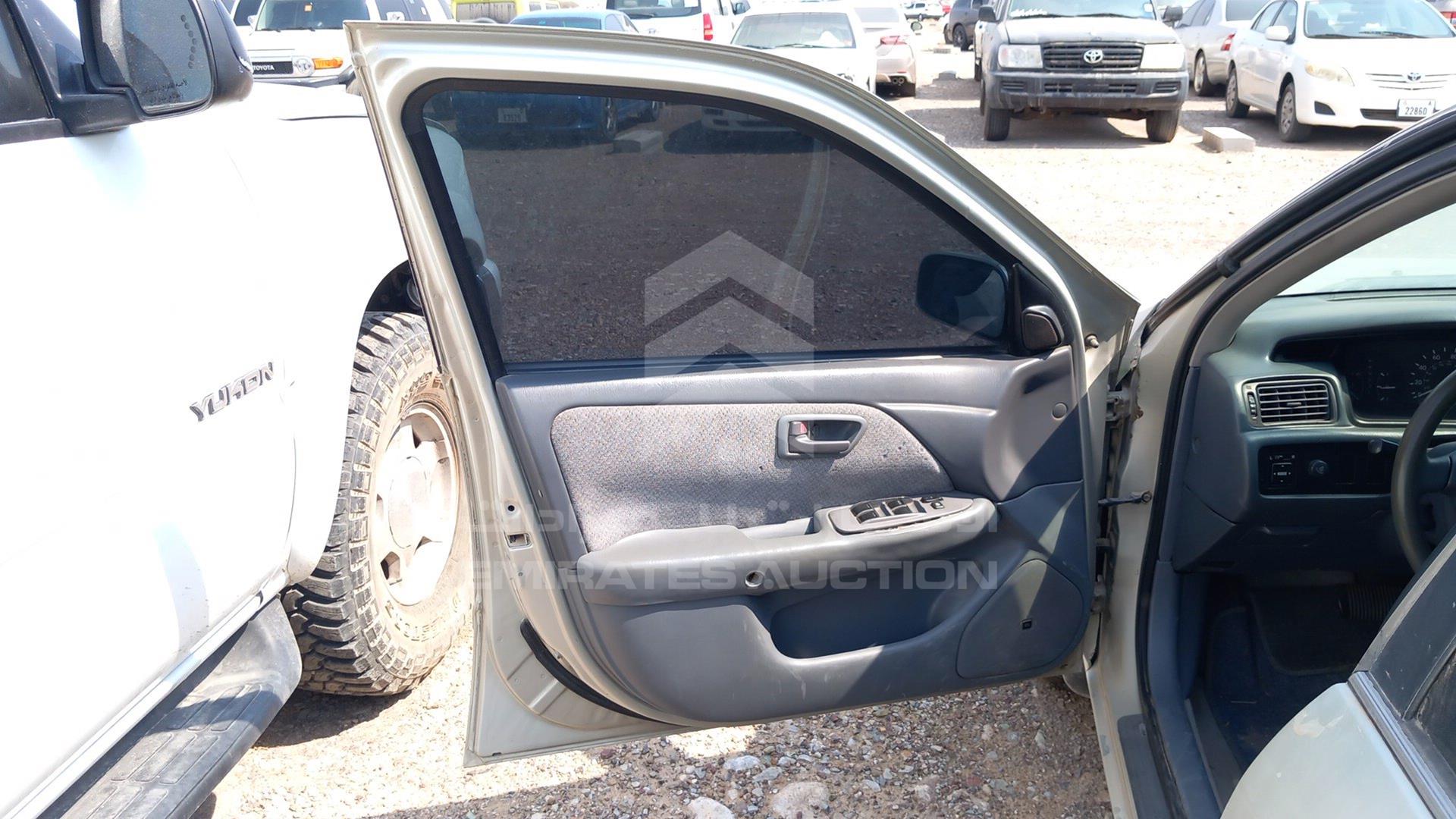 2000 TOYOTA CAMRY VIN: 4T1BF22K4YU110101