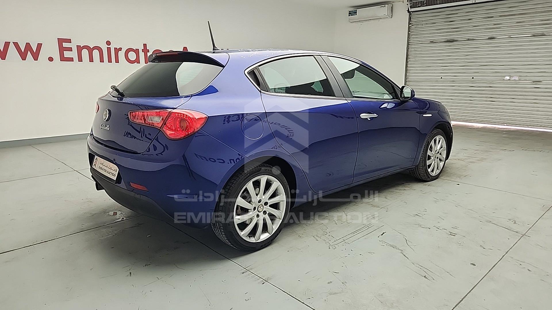 2015 ALFA ROMEO GILULIETTA VIN: ZARCABCA7F7359166