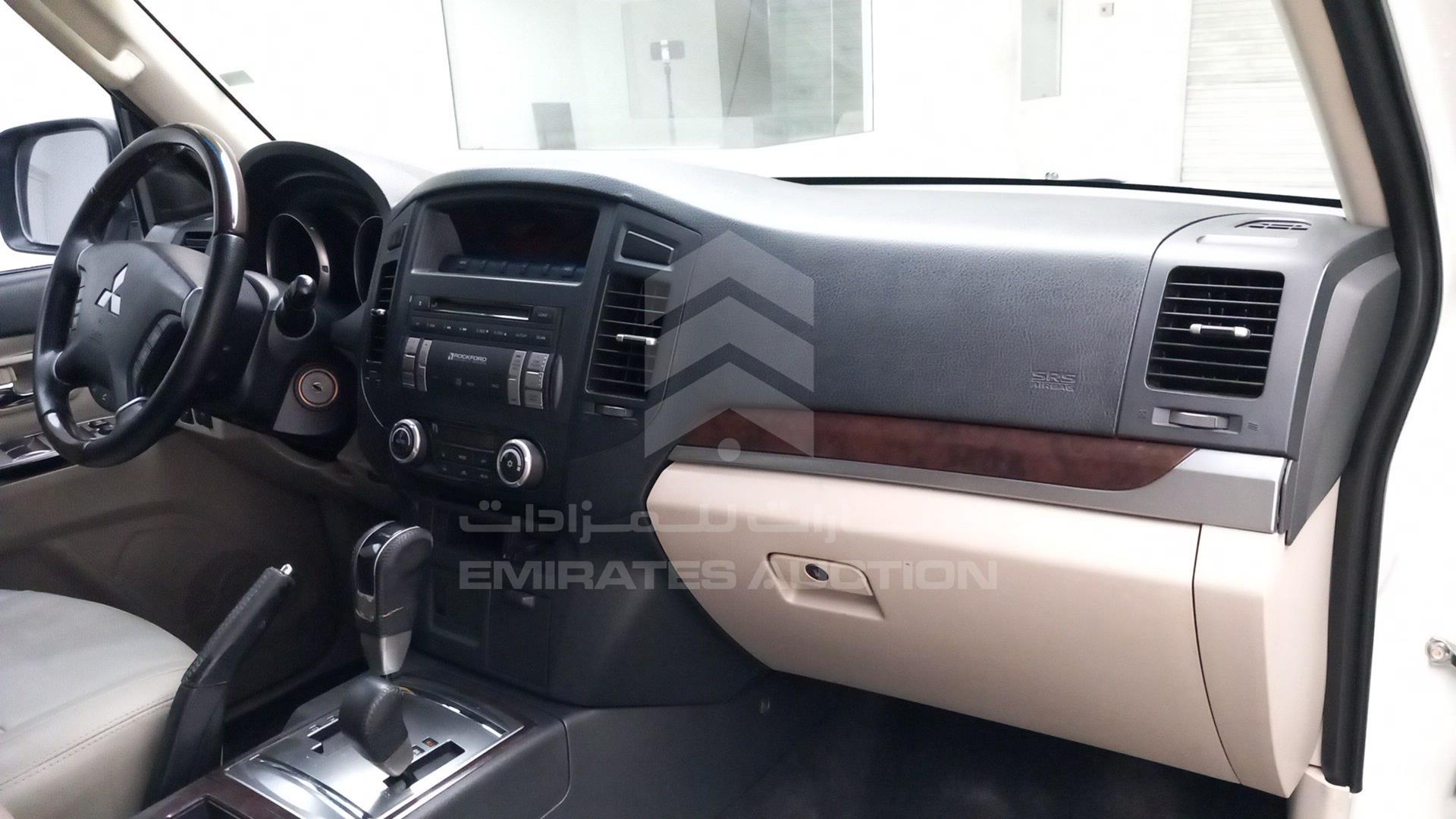 2014 MITSUBISHI PAJERO VIN: JMYLRV95WEJ703780