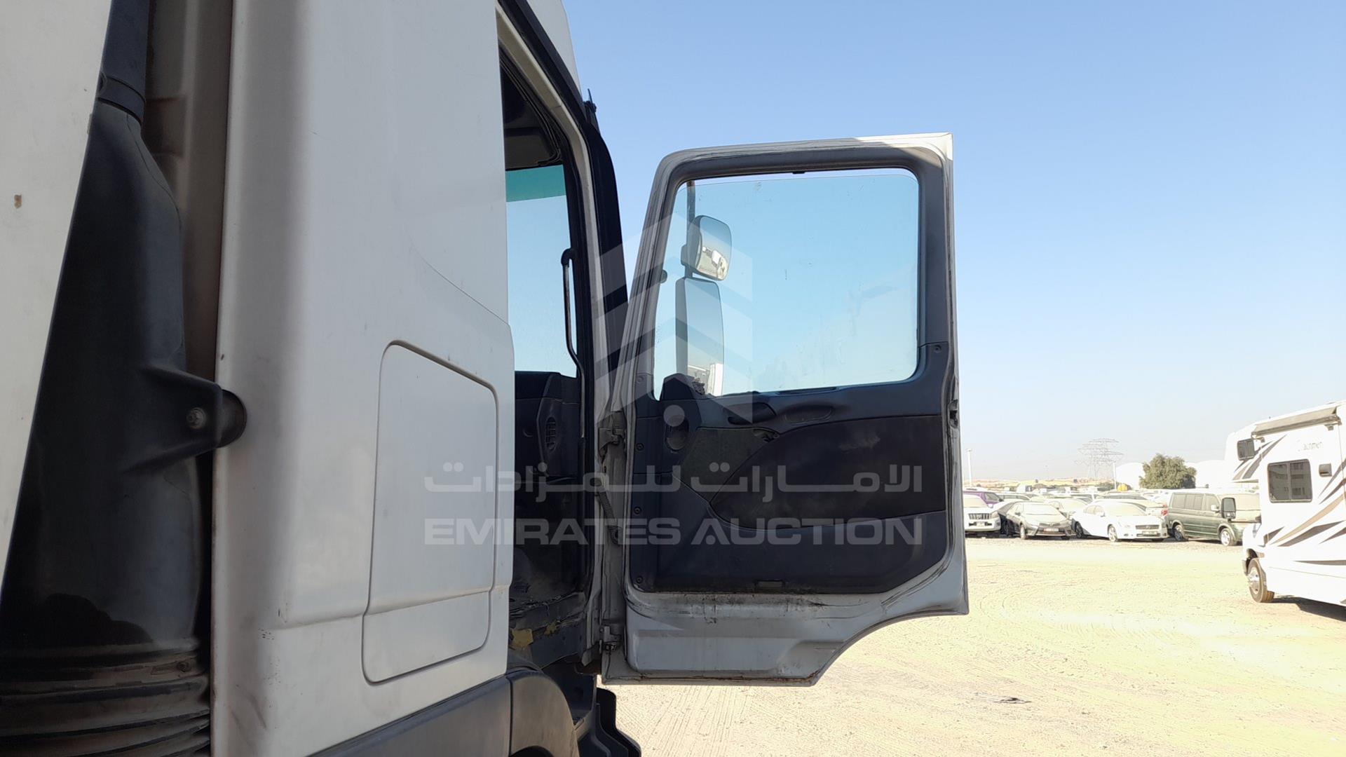 2008 MERCEDES ACTROS VIN: WDAKHCAA08L280333