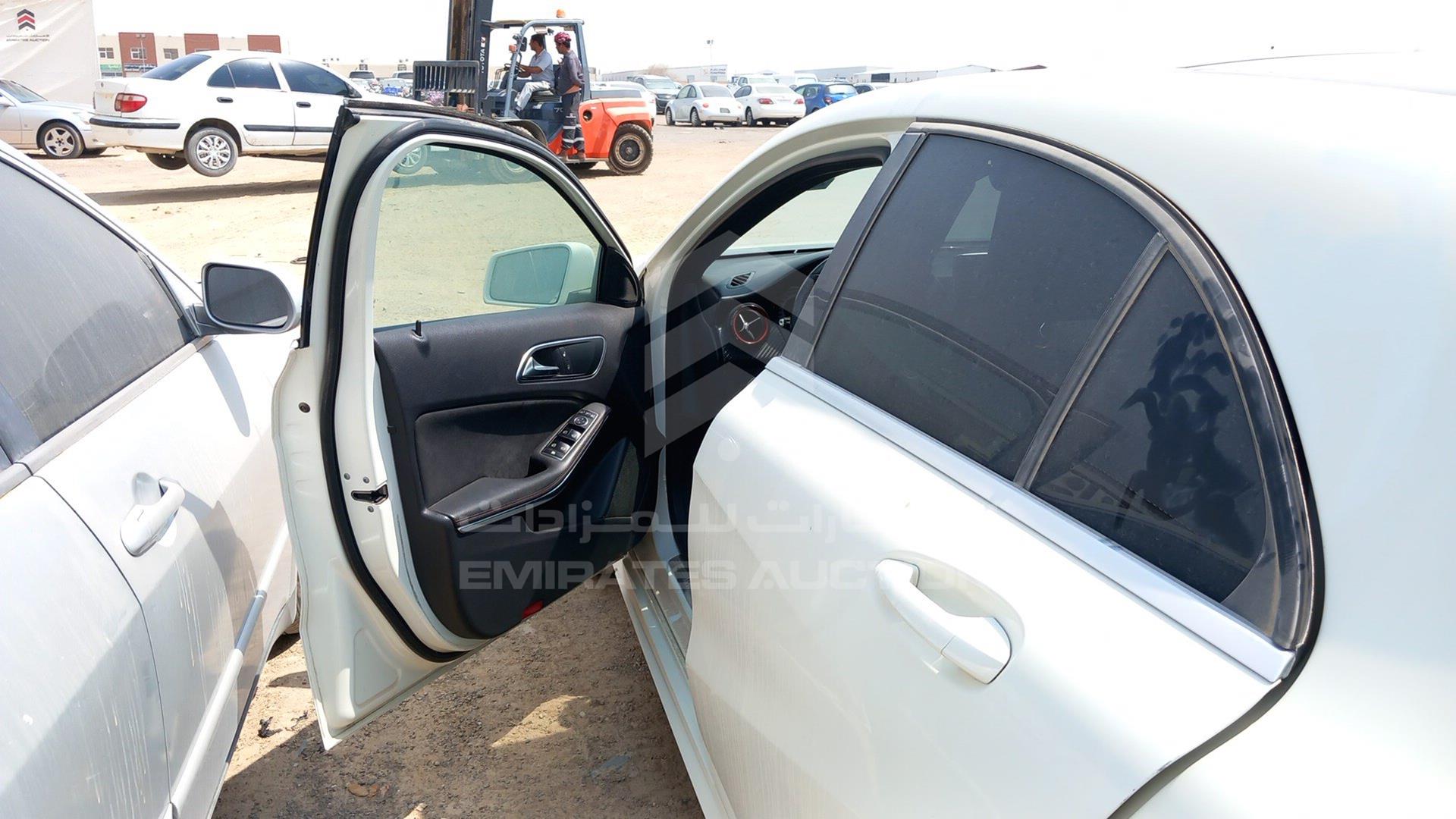 2014 MERCEDES A 250 VIN: WDDBF4EB4EJ245917