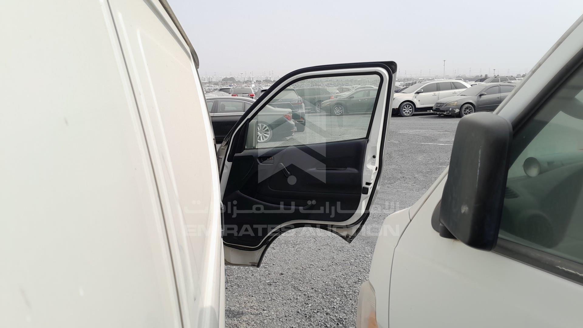 2011 TOYOTA HIACE VIN: JTFHX02P0B0055986