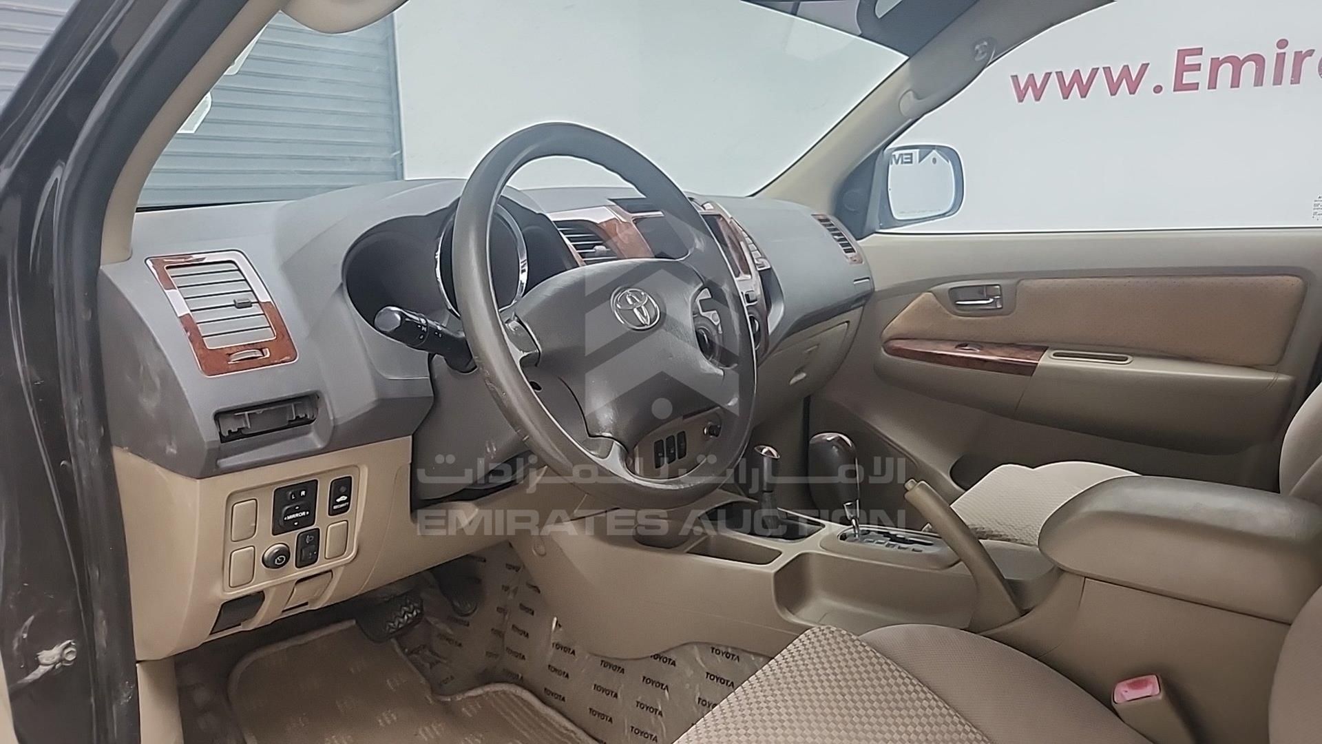 2011 TOYOTA FORTUNER VIN: MHFYX59GXB8018784