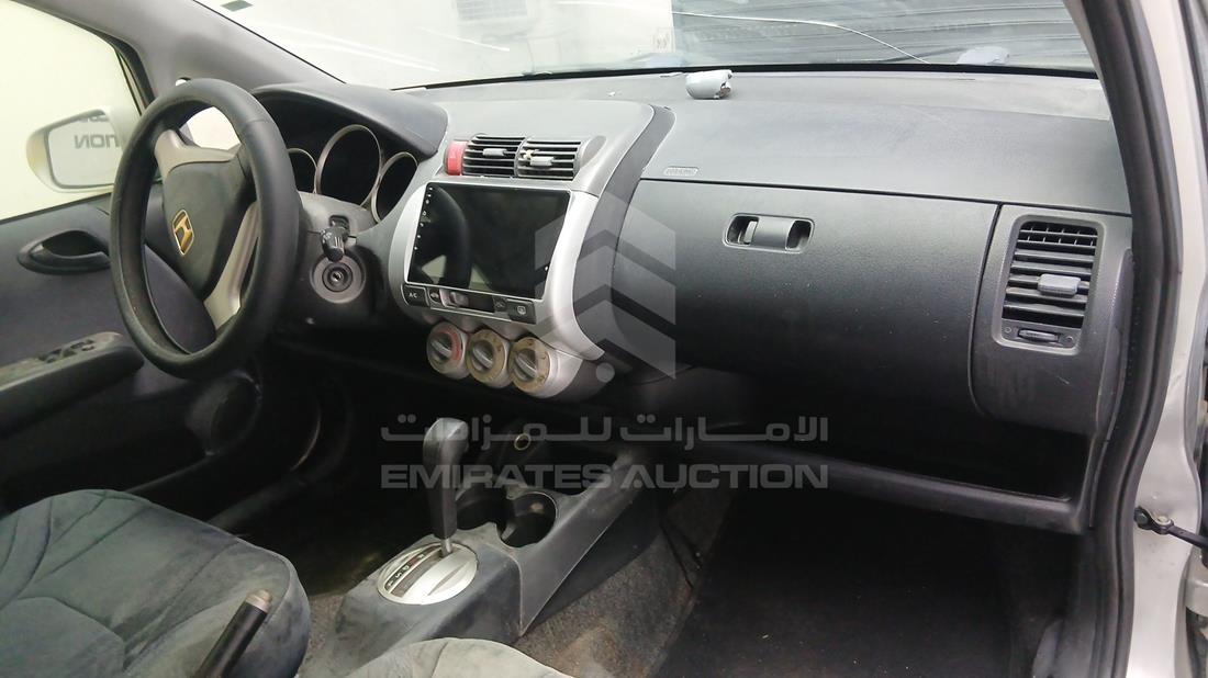هوندا جاز 2006 — زاوية واجهة الراكب الأمامي الأيمن — صورة 26