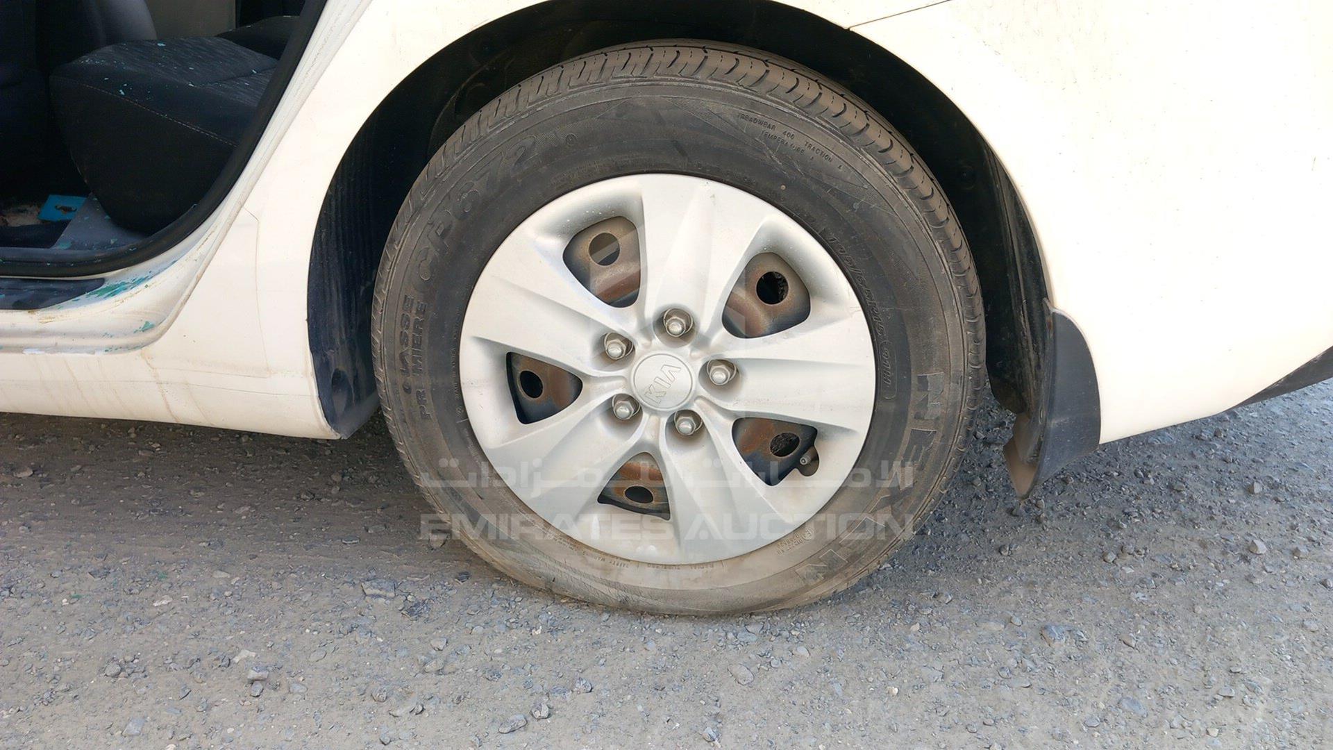 2013 KIA CERATO VIN: KNAFK4111D5806888