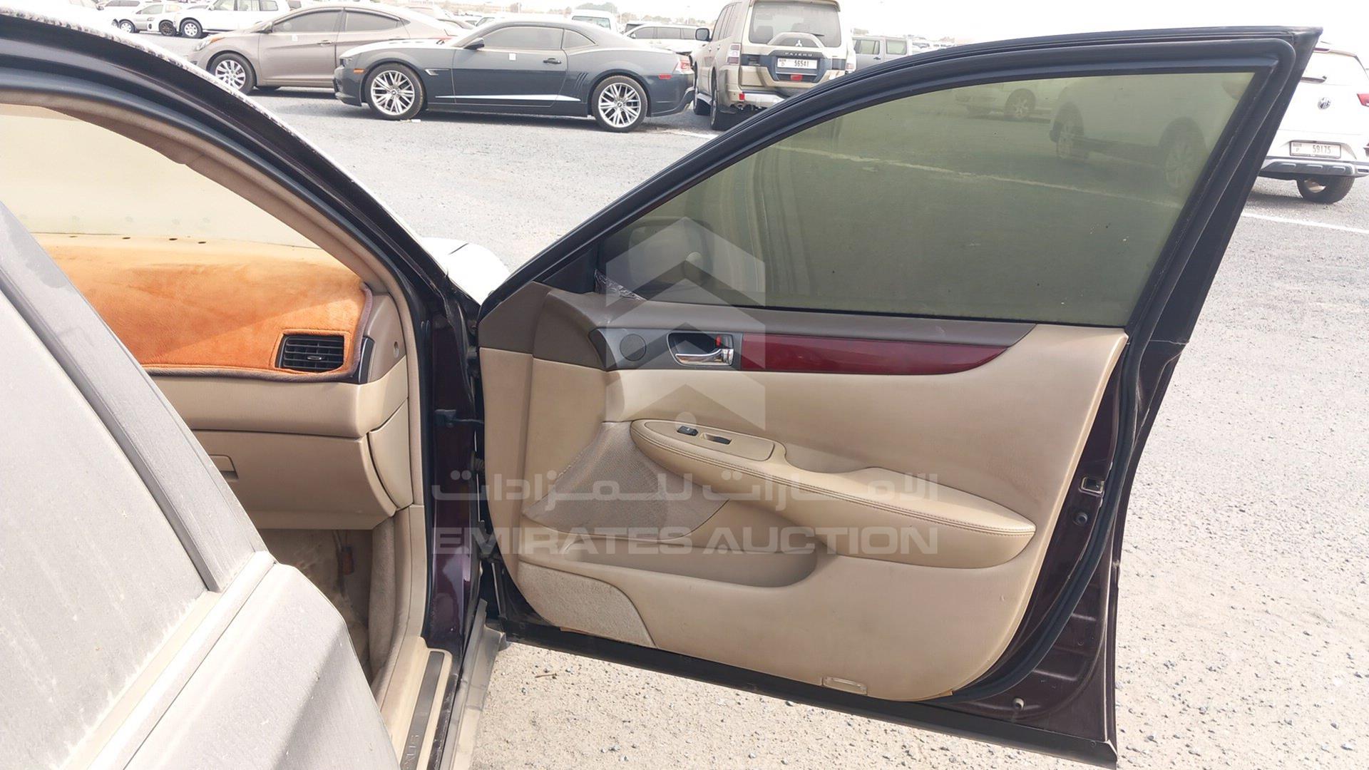 2004 LEXUS ES 330 VIN: JTHBA30G045004903
