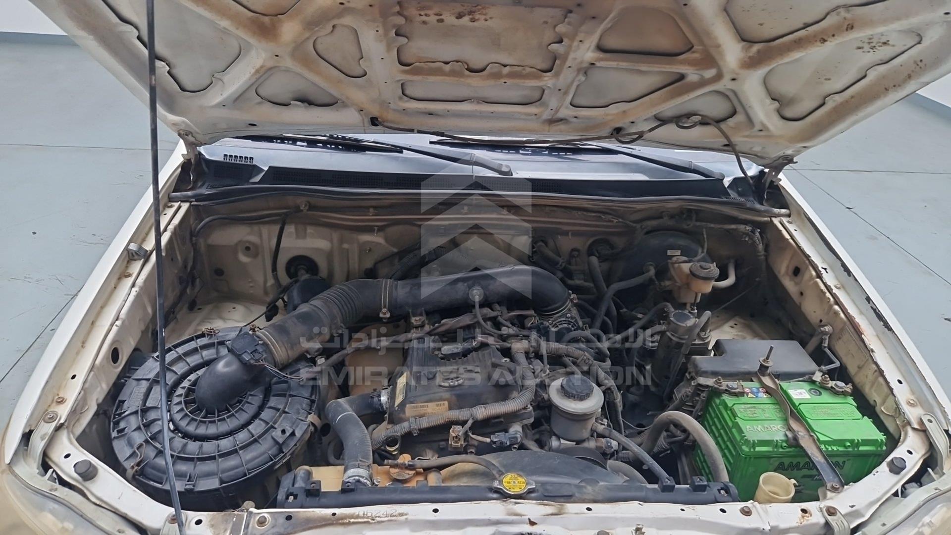 2007 TOYOTA HILUX VIN: MR0CX12GX70017604